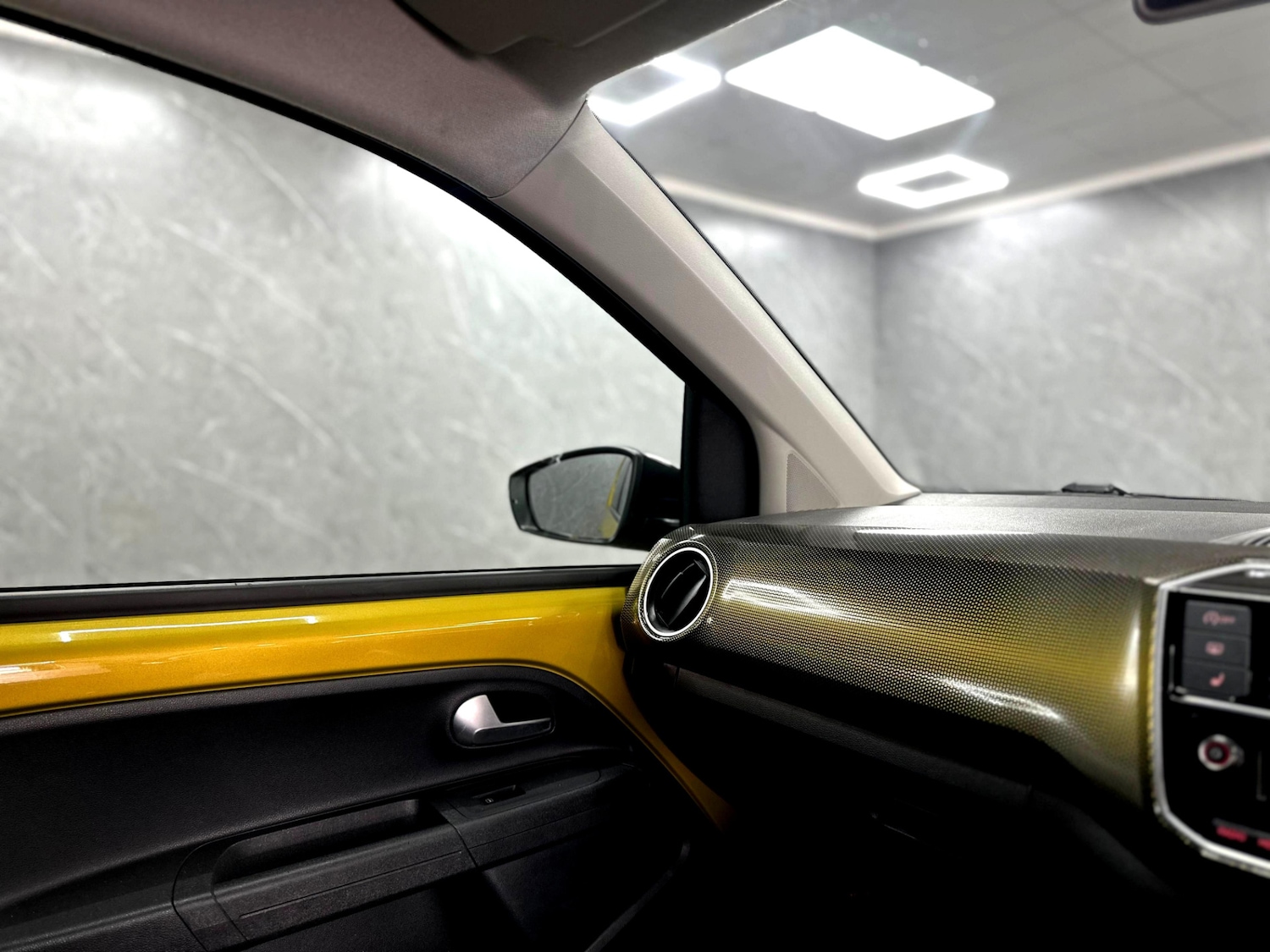 Used Volkswagen up! 2025 for sale - 76135803: Photo 10