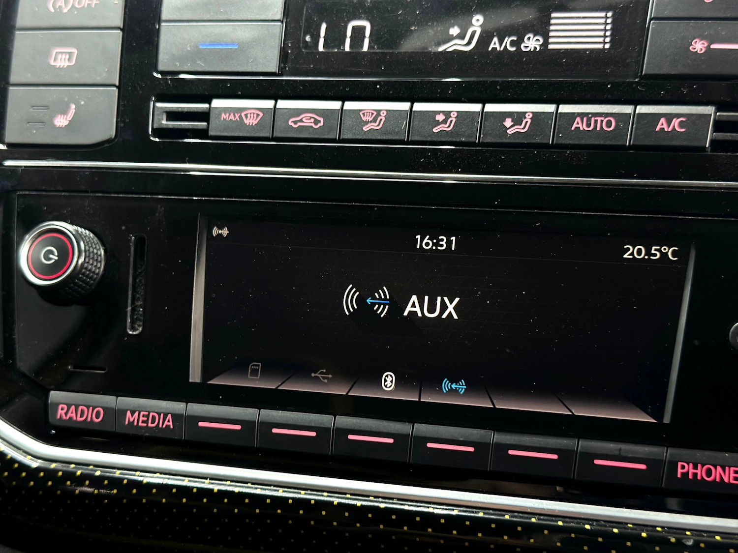 Used Volkswagen up! 2025 for sale - 76135803: Photo 14