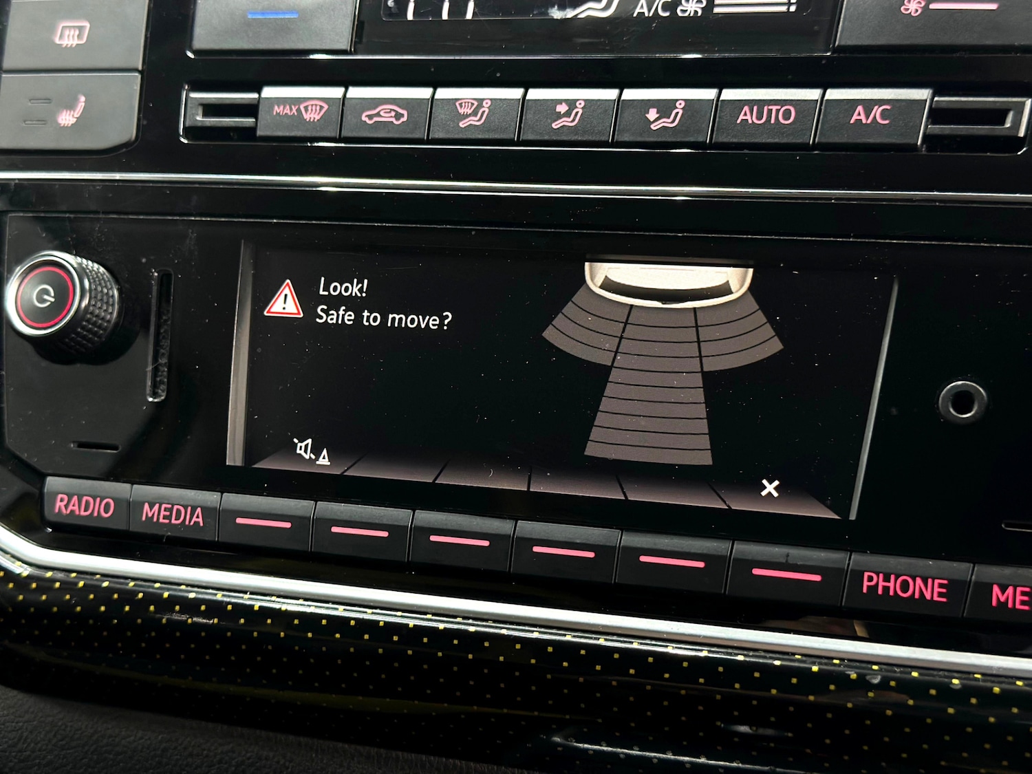 Used Volkswagen up! 2025 for sale - 76135803: Photo 15