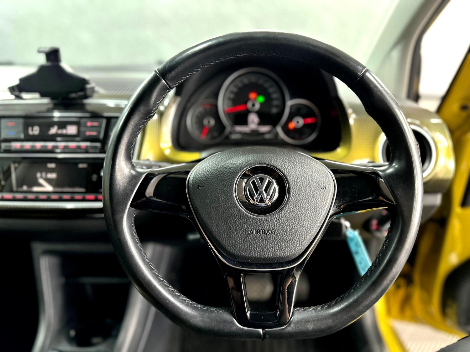 Used Volkswagen up! 2025 for sale - 76135803: Photo 16