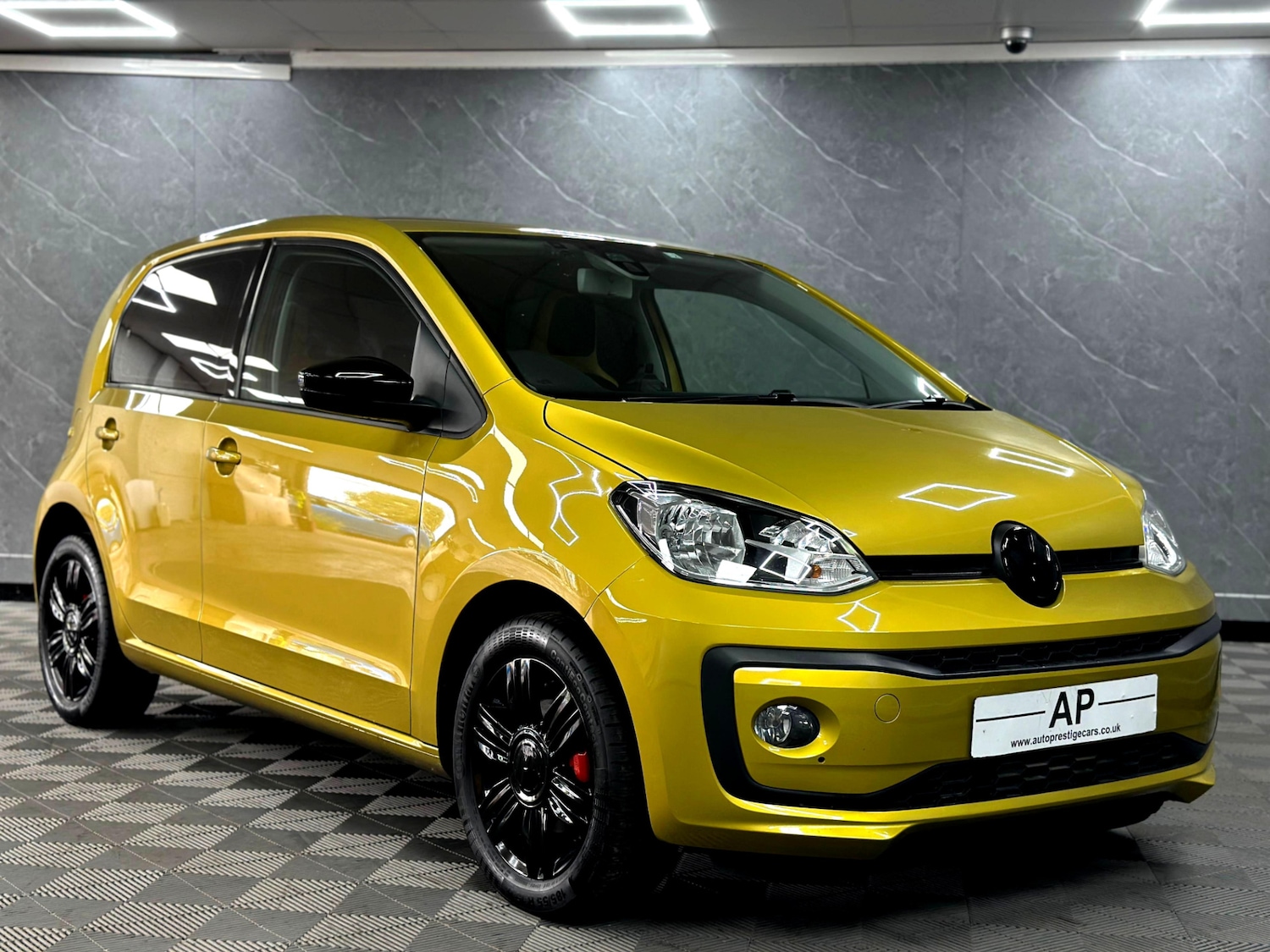 Used Volkswagen up! 2025 for sale - 76135803: Photo 2