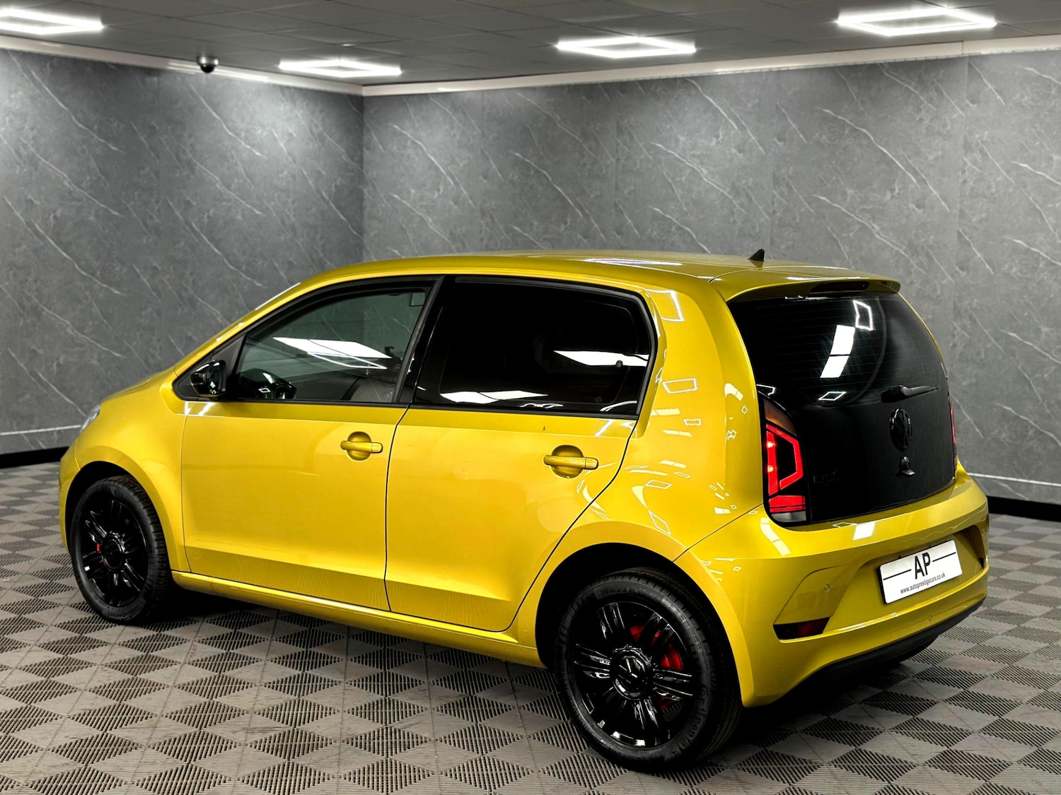 Used Volkswagen up! 2025 for sale - 76135803: Photo 24