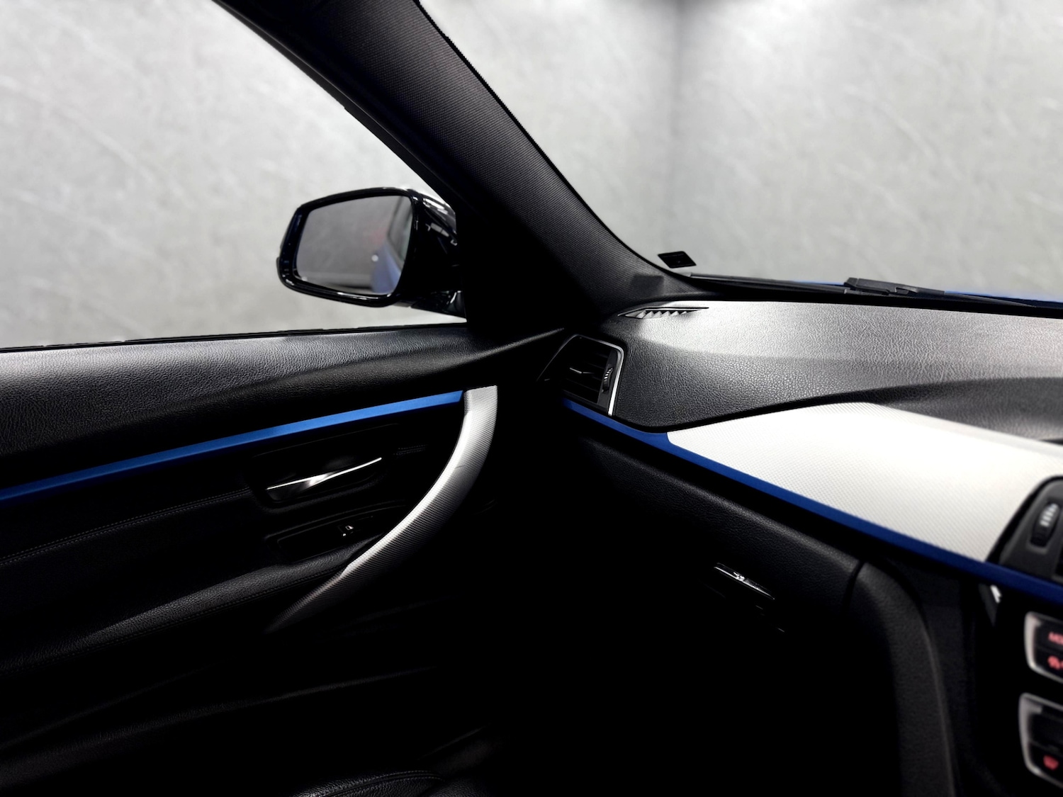 Used BMW 3 Series 2017 for sale - 76948780: Photo 32