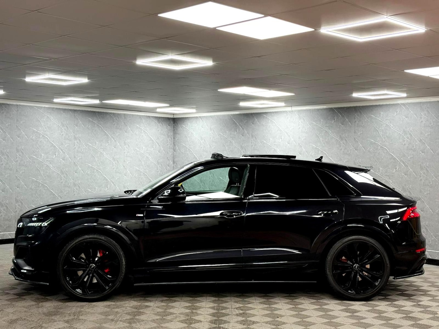 Used Audi Q8 2020 for sale - 76759250: Photo 28