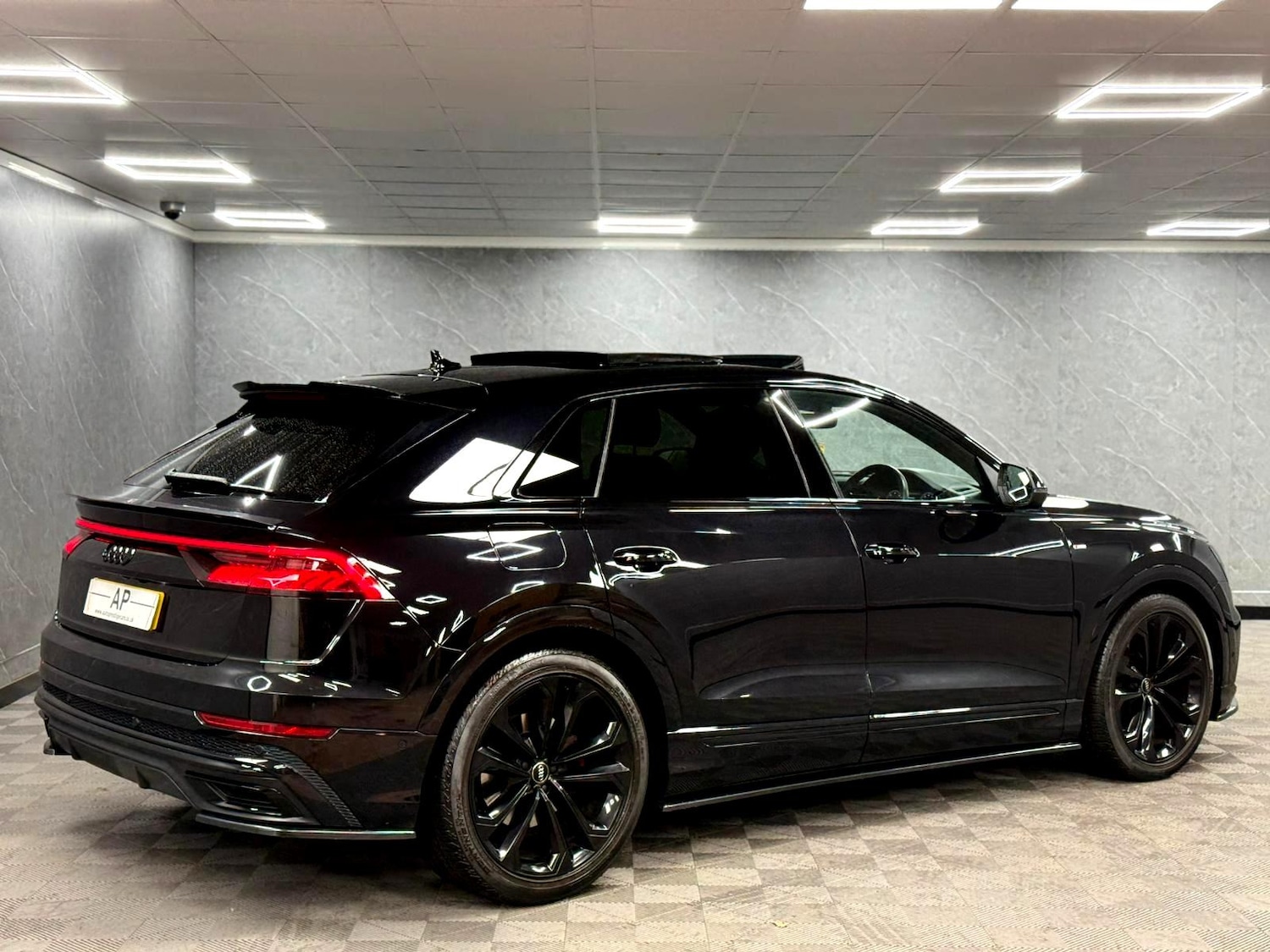 Used Audi Q8 2020 for sale - 76759250: Photo 31