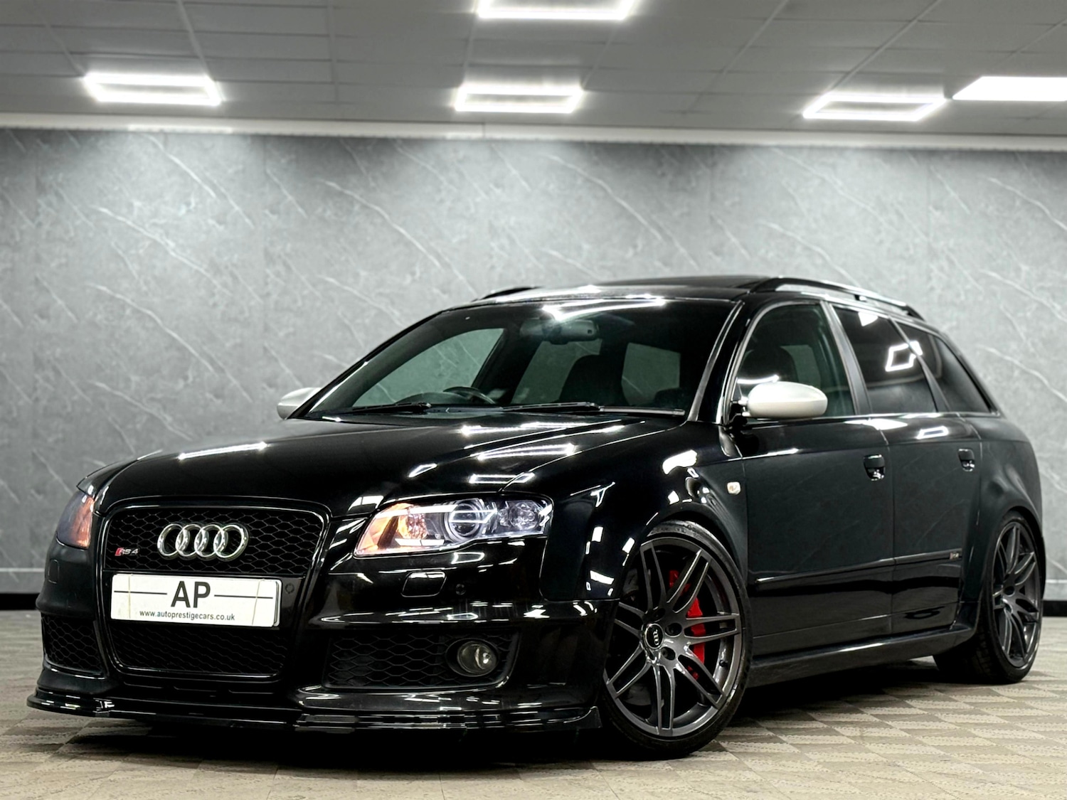 Used Audi RS4 2006 for sale - 76527601: Photo 1