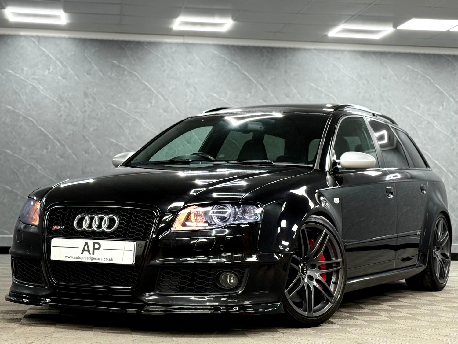 Used Audi RS4 2006 for sale - 76527601: Photo 2