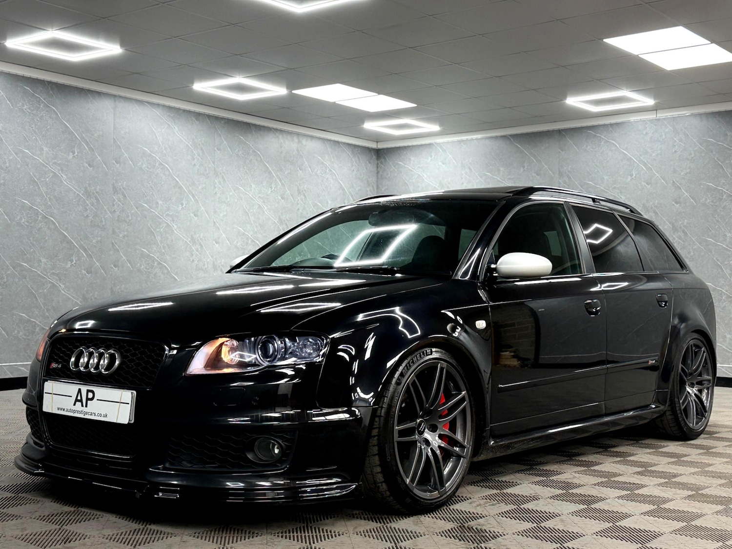 Used Audi RS4 2006 for sale - 76527601: Photo 25
