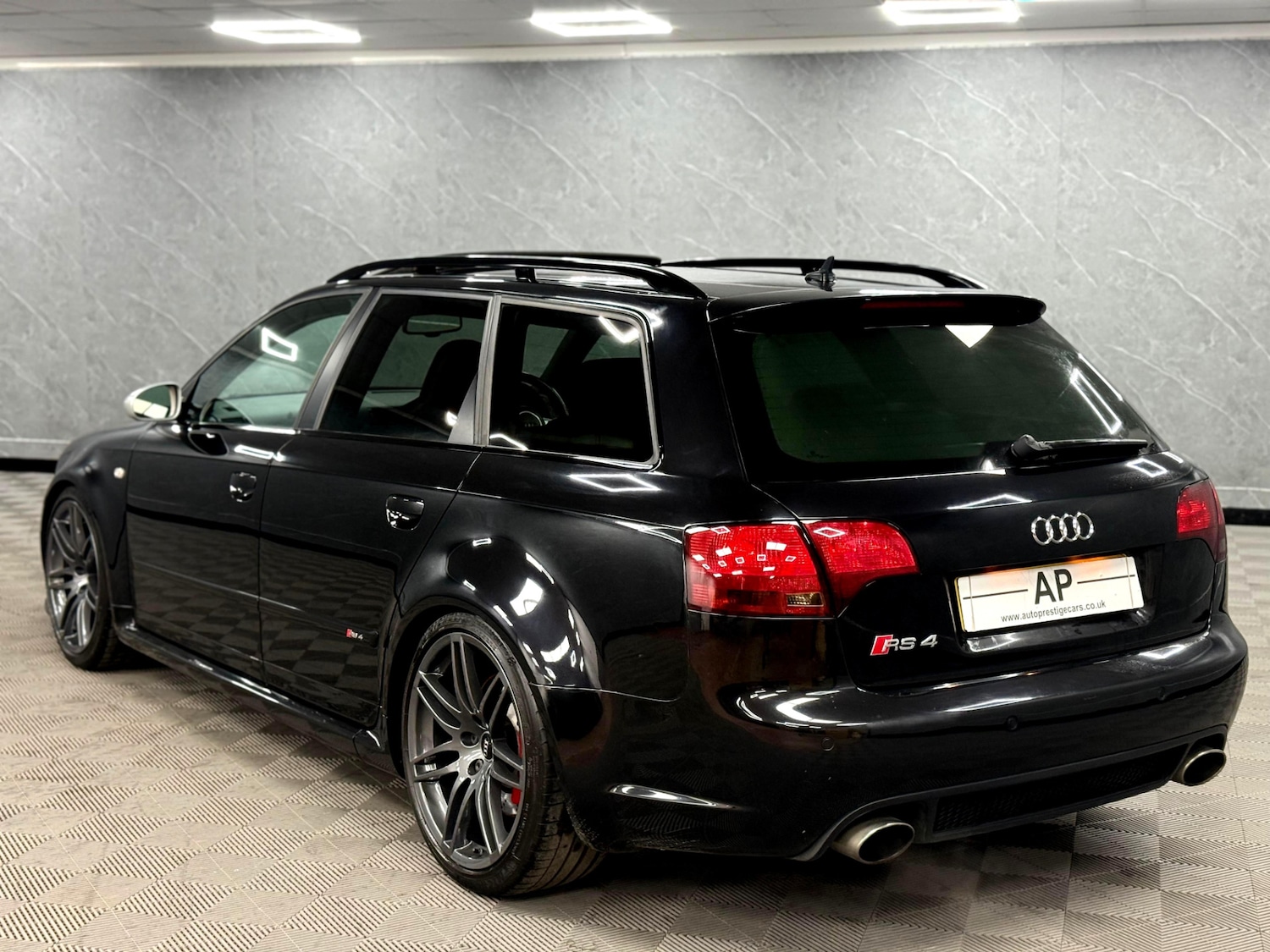Used Audi RS4 2006 for sale - 76527601: Photo 32