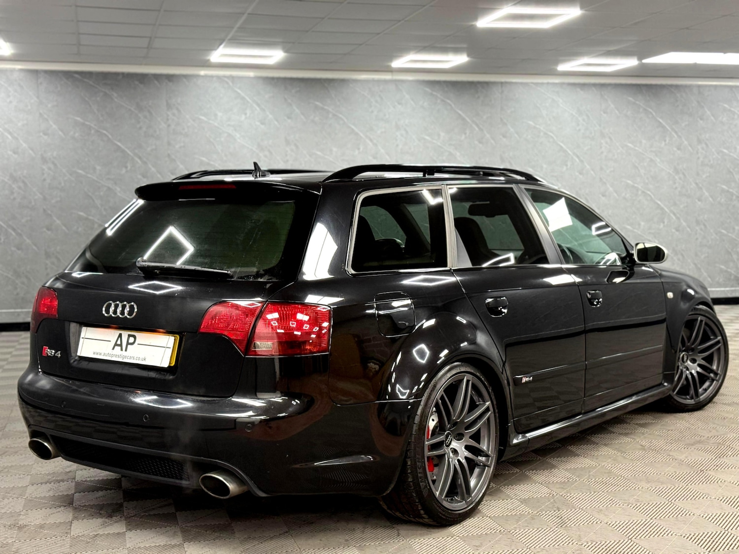 Used Audi RS4 2006 for sale - 76527601: Photo 42