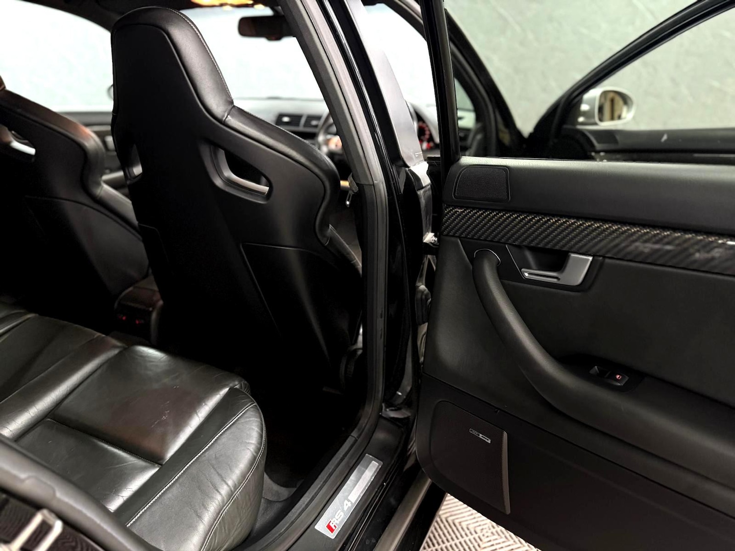 Used Audi RS4 2006 for sale - 76527601: Photo 51