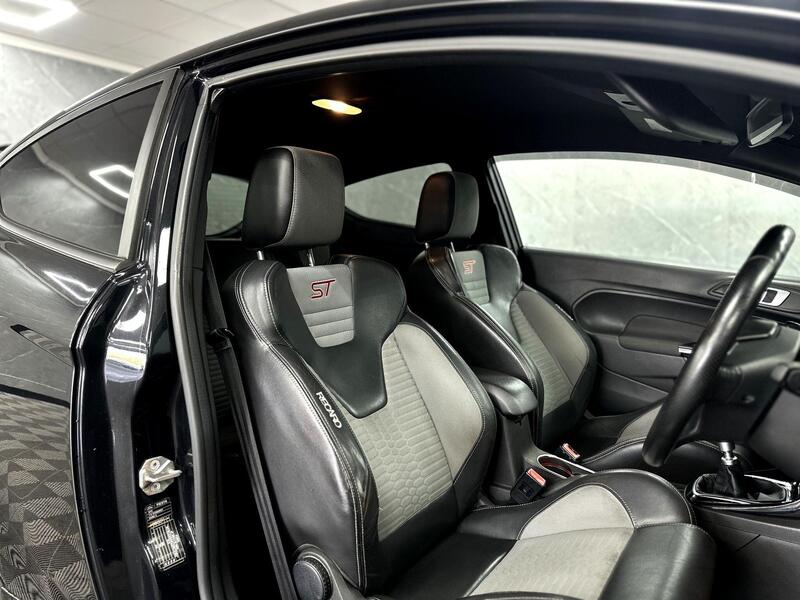 Used Ford Fiesta 2013 for sale - 78186575: Photo 24