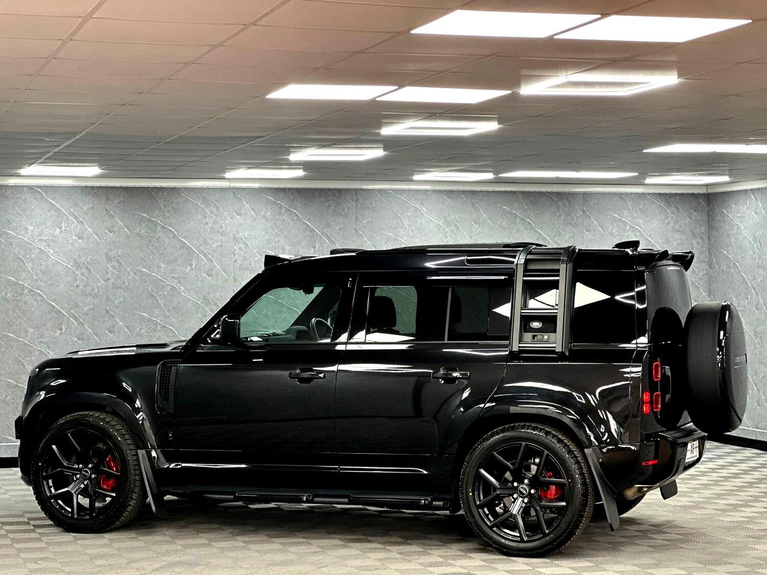 Used Land Rover Defender 2025 for sale - 78108412: Photo 18