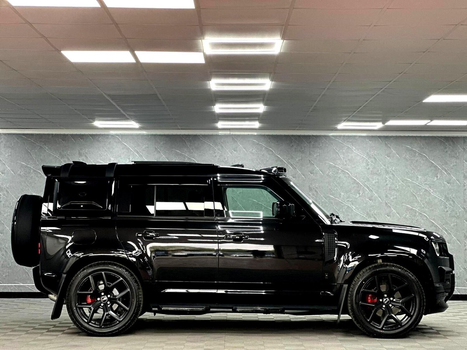 Used Land Rover Defender 2025 for sale - 78108412: Photo 8