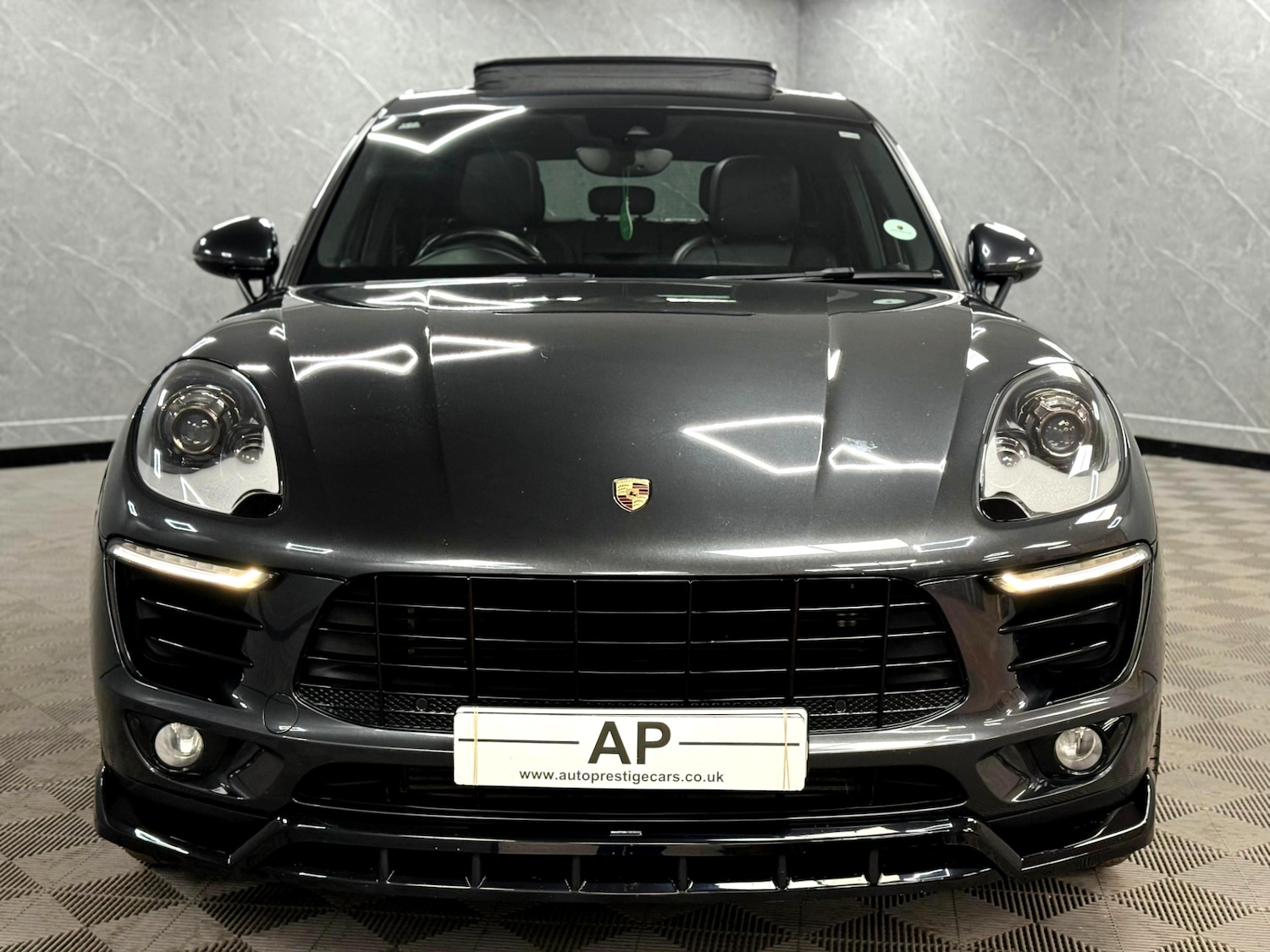 Used Porsche Macan 2017 for sale - 76671151: Photo 17