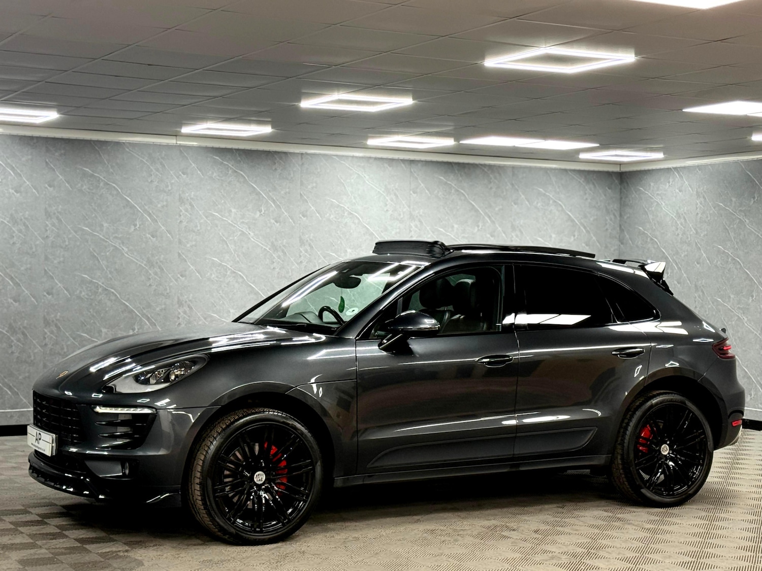 Used Porsche Macan 2017 for sale - 76671151: Photo 24