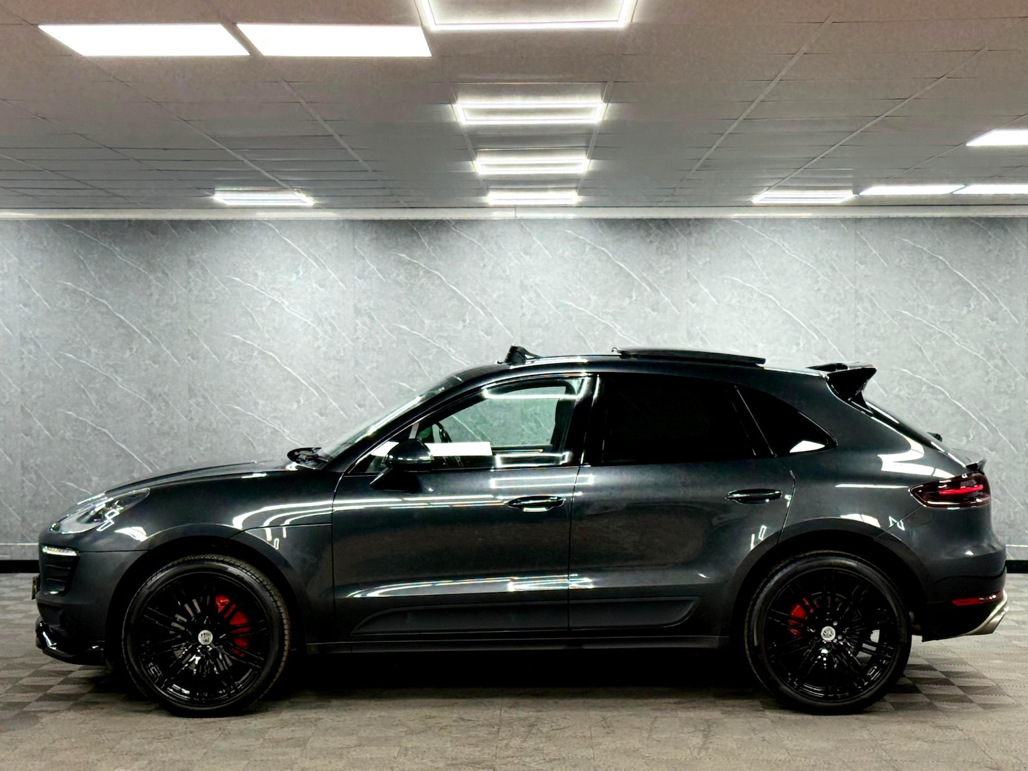 Used Porsche Macan 2017 for sale - 76671151: Photo 25