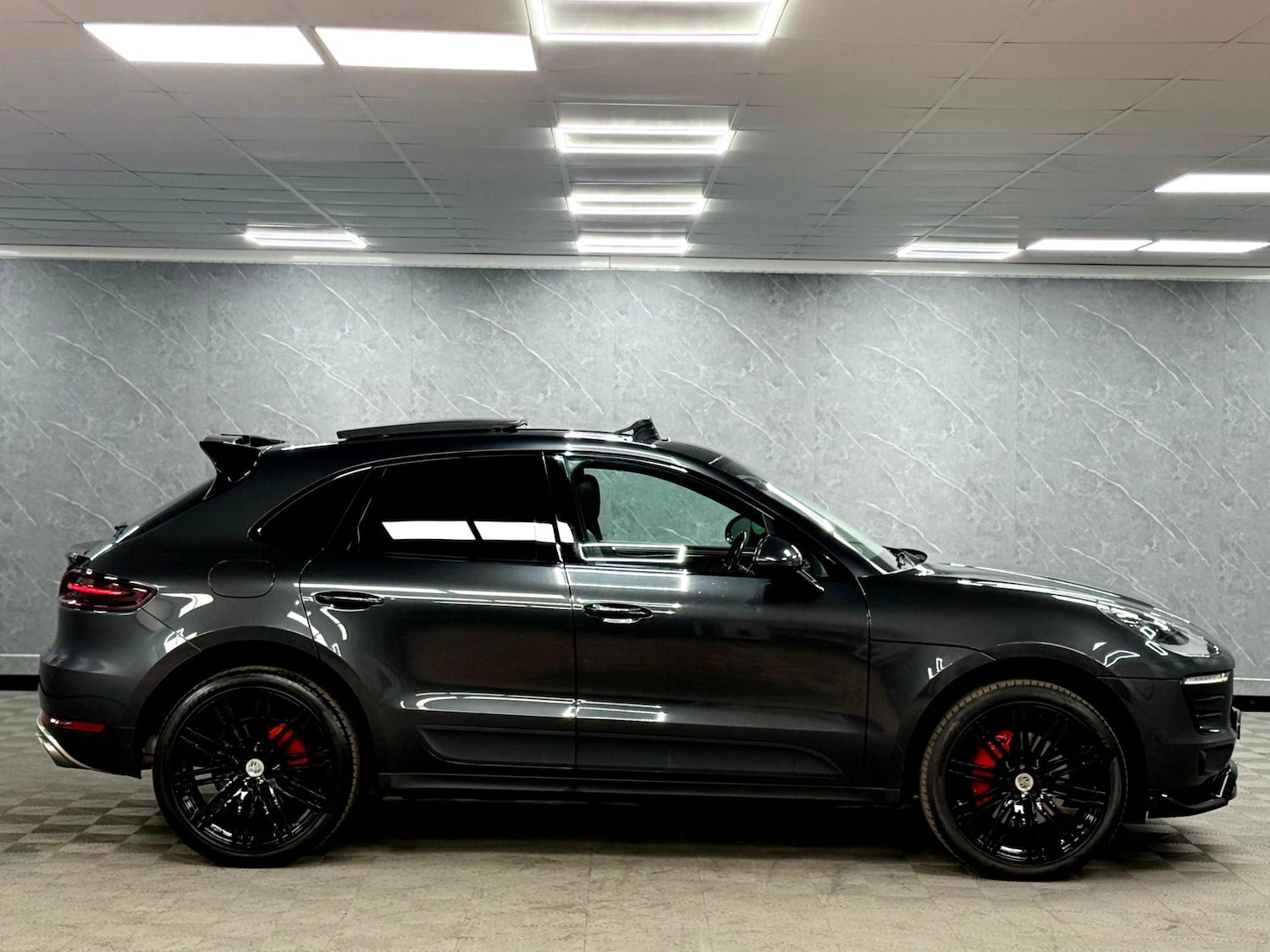 Used Porsche Macan 2017 for sale - 76671151: Photo 30