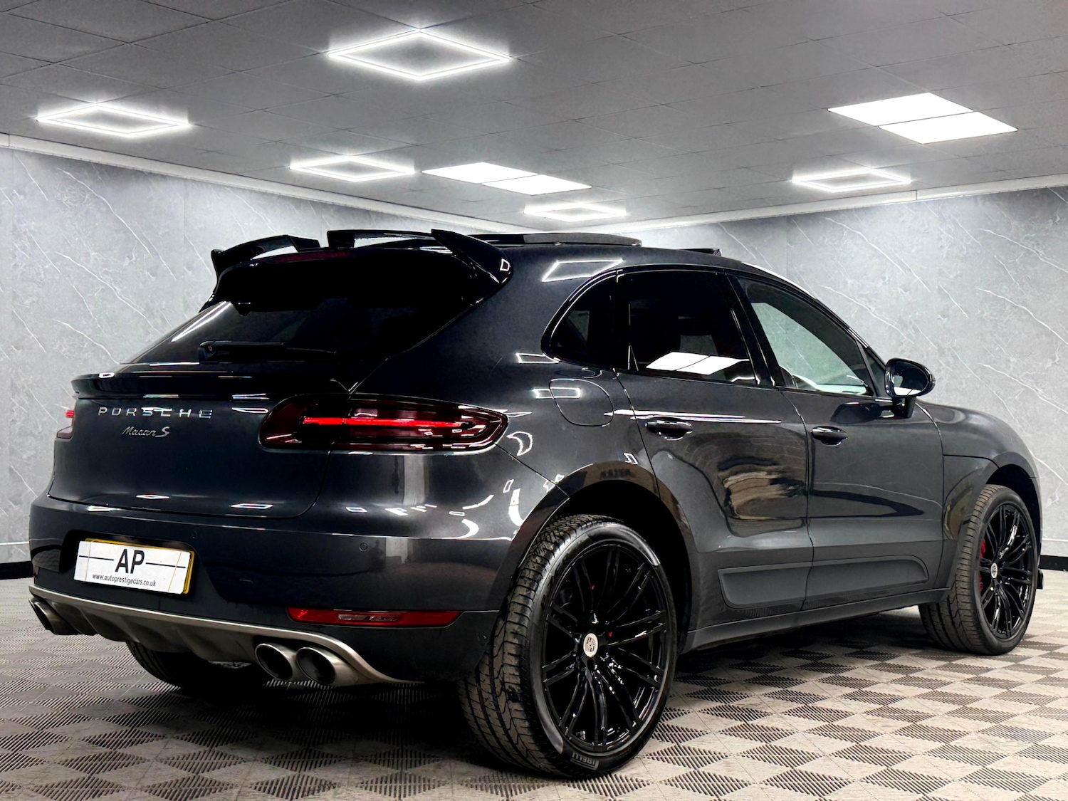 Used Porsche Macan 2017 for sale - 76671151: Photo 32