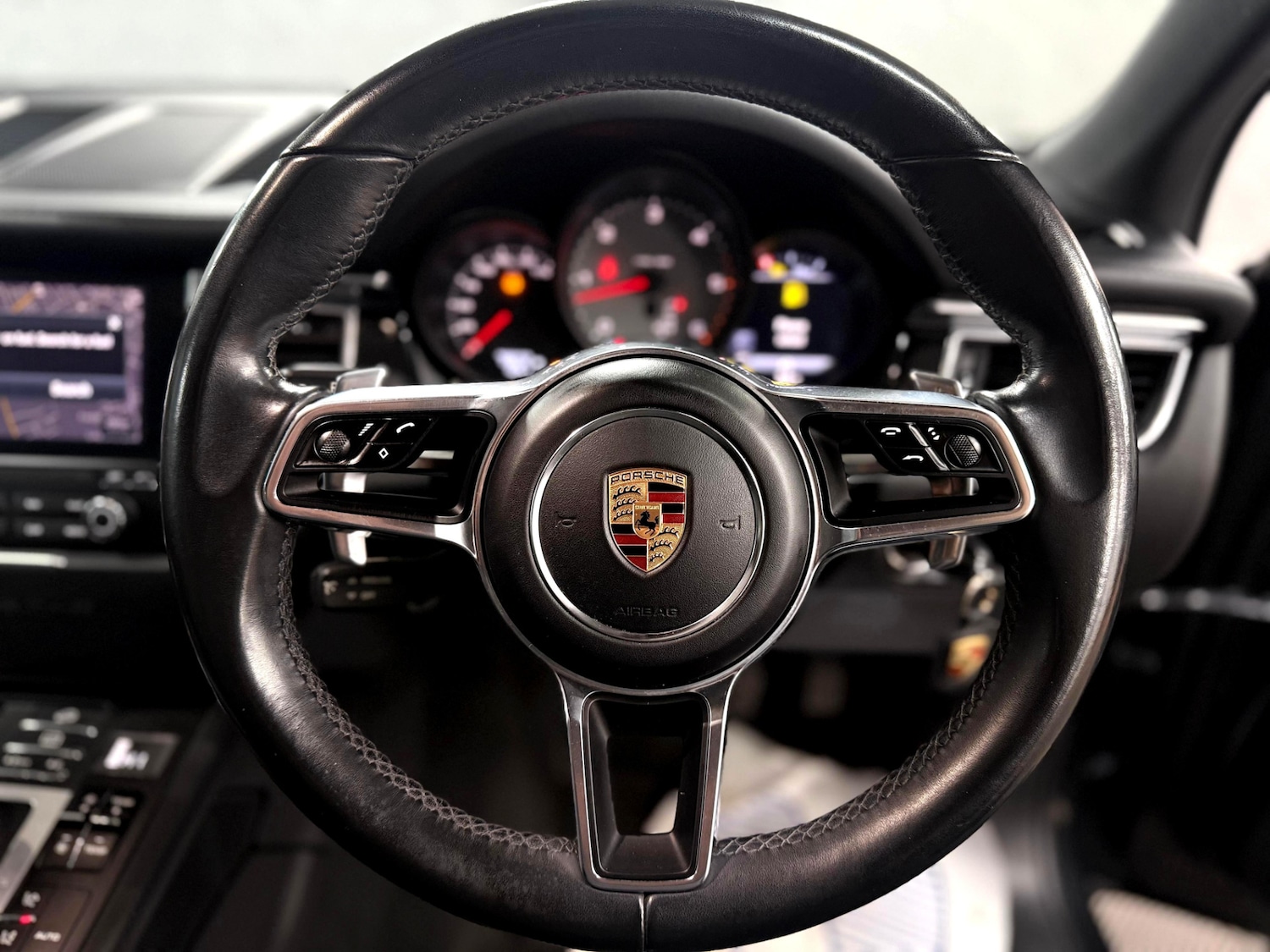 Used Porsche Macan 2017 for sale - 76671151: Photo 33