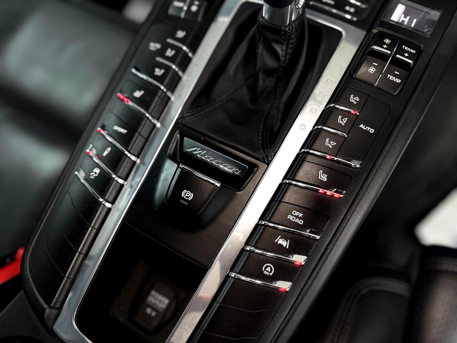 Used Porsche Macan 2017 for sale - 76671151: Photo 35