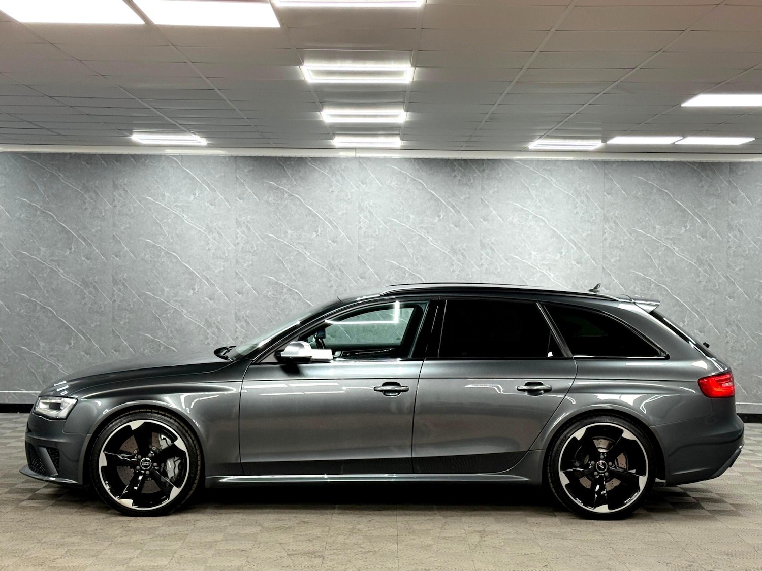 Used Audi RS4 2014 for sale - 76948531: Photo 15
