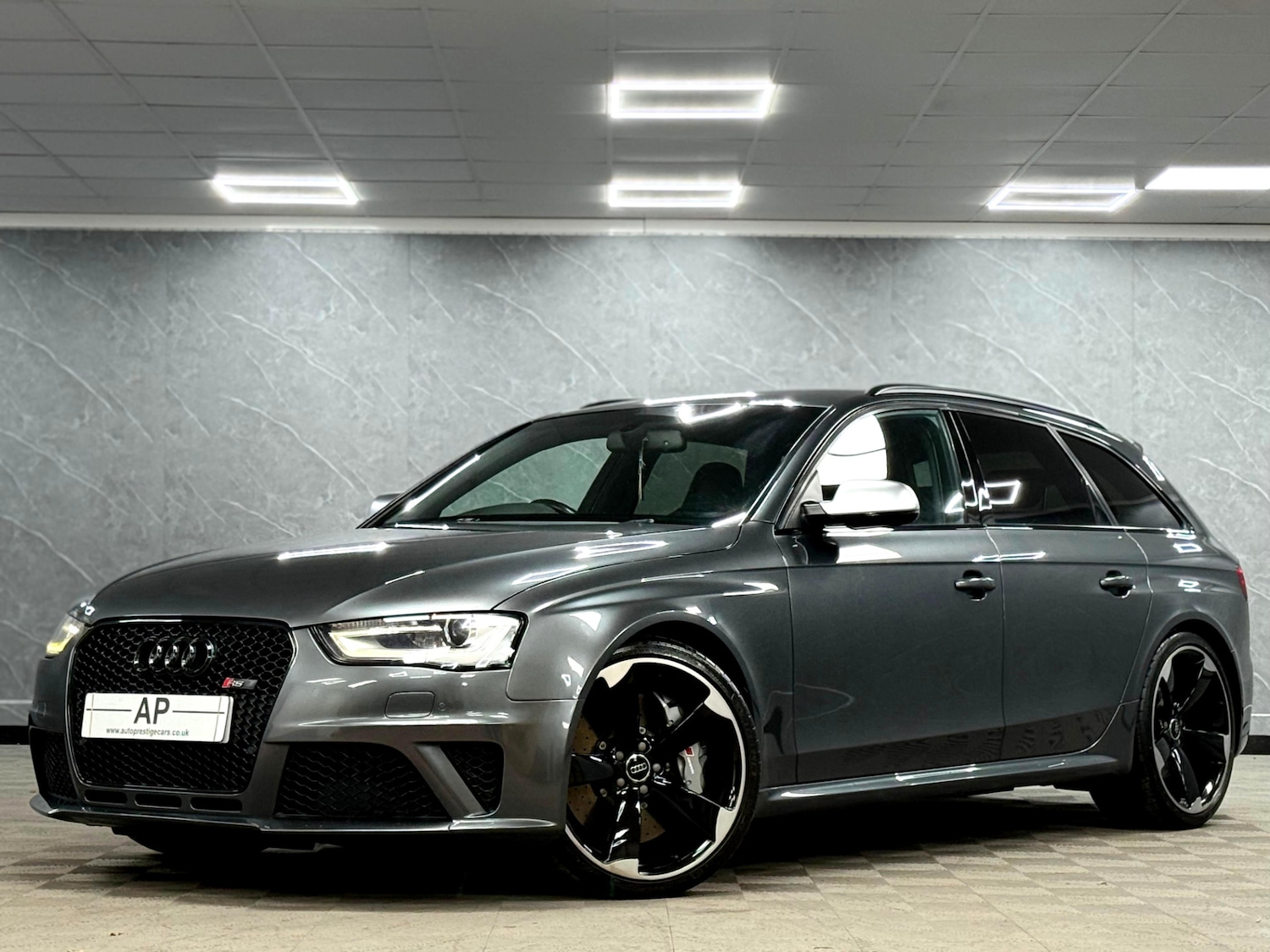 Used Audi RS4 2014 for sale - 76948531: Photo 3
