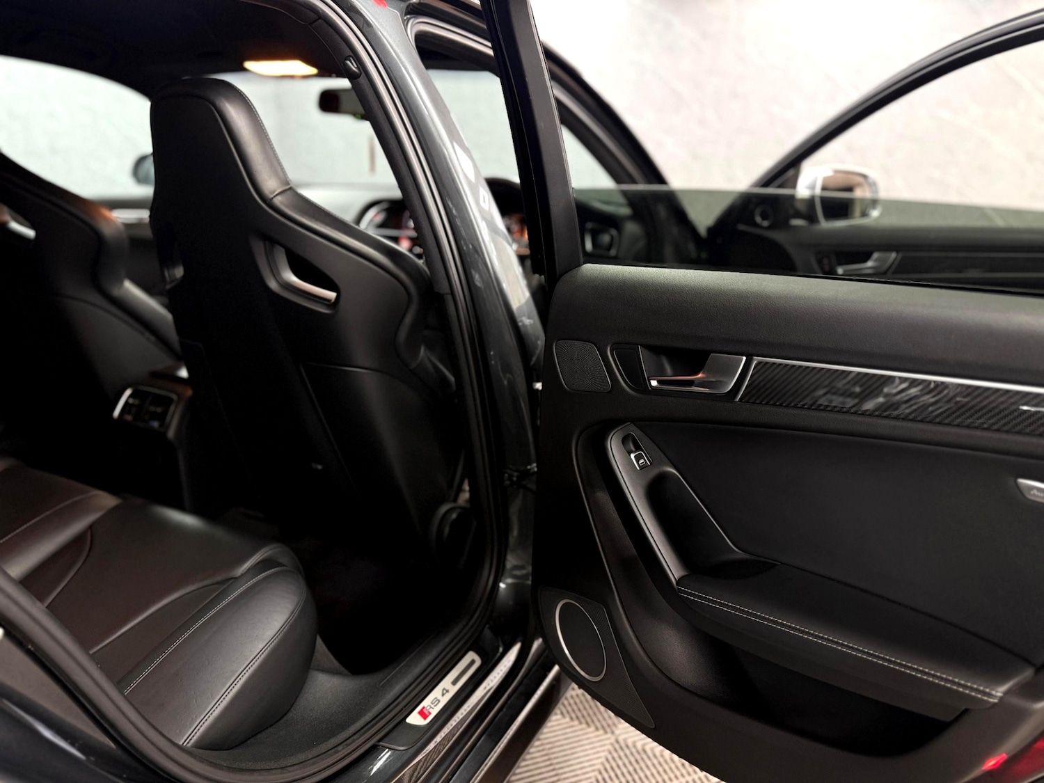 Used Audi RS4 2014 for sale - 76948531: Photo 34