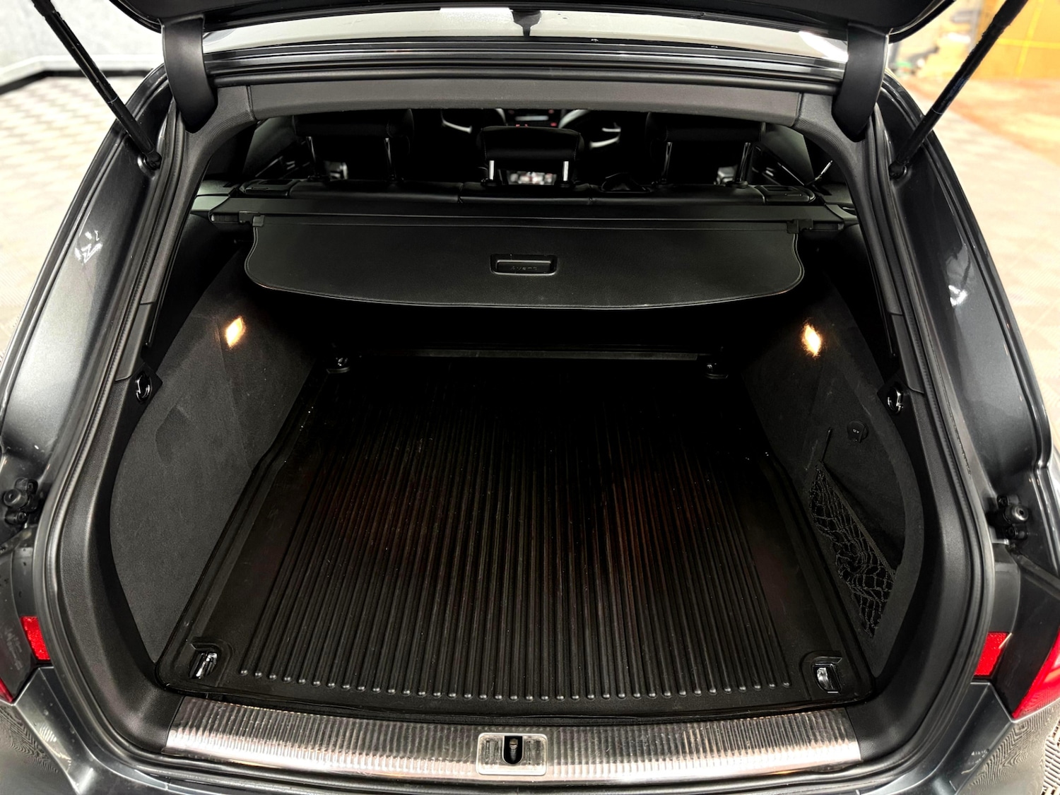 Used Audi RS4 2014 for sale - 76948531: Photo 35