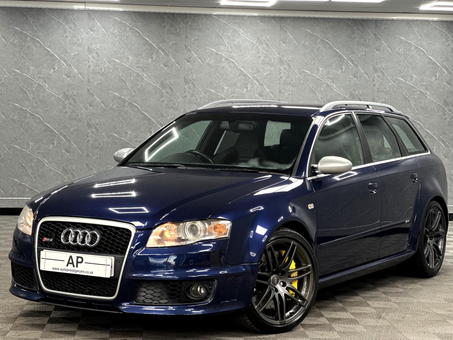 Used Audi RS4 2006 for sale - 76265246: Photo 2