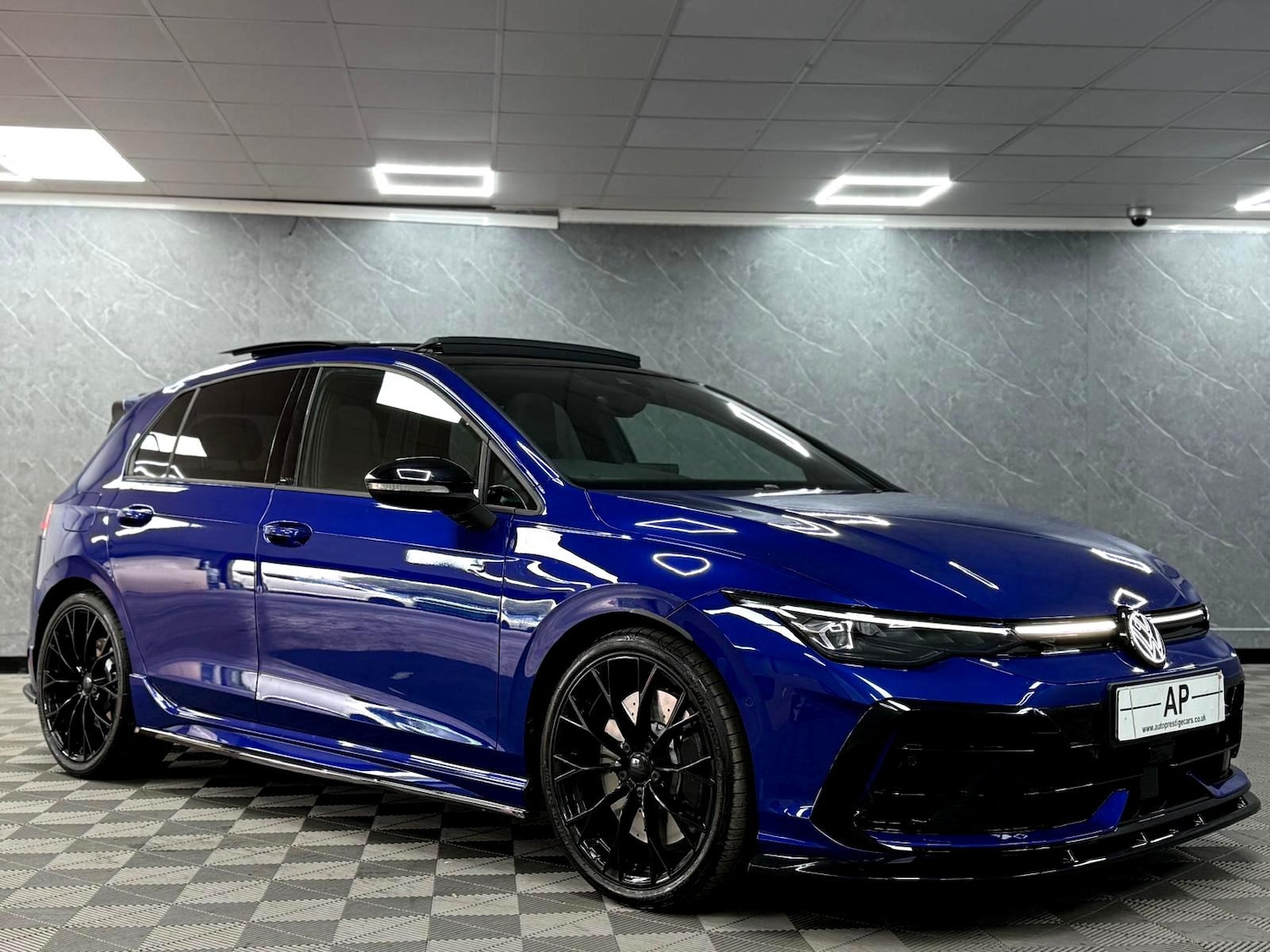 Used Volkswagen Golf 2025 for sale - 76759794: Photo 3