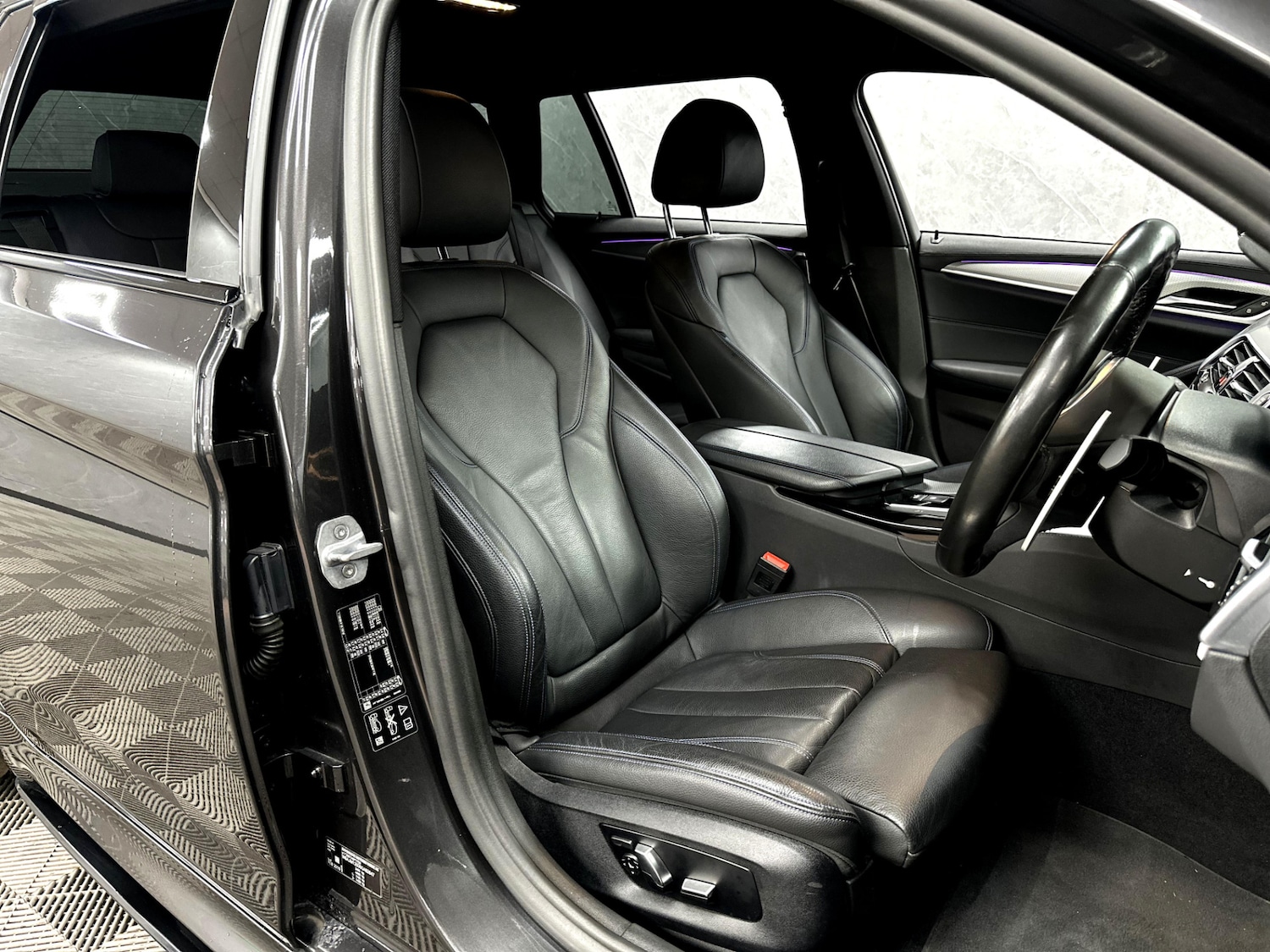 Used BMW 5 Series 2019 for sale - 77235827: Photo 22