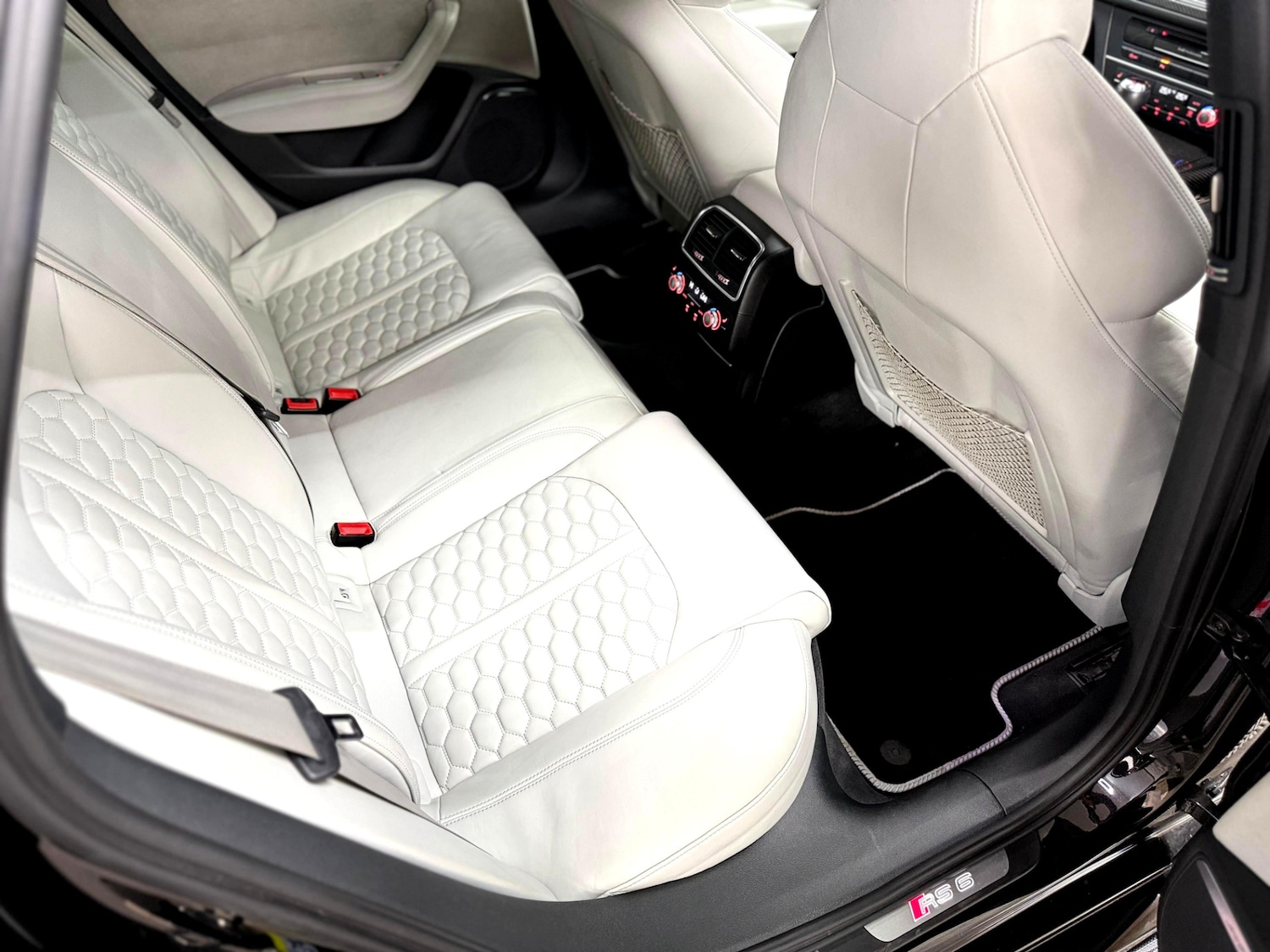 Used Audi RS6 2016 for sale - 77087644: Photo 21