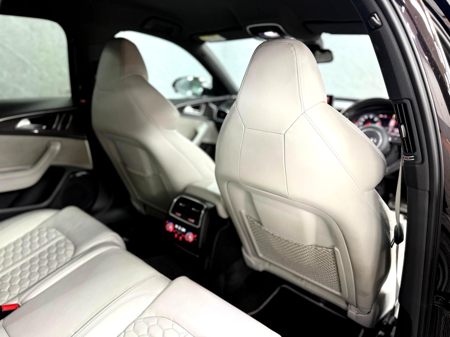 Used Audi RS6 2016 for sale - 77087644: Photo 34