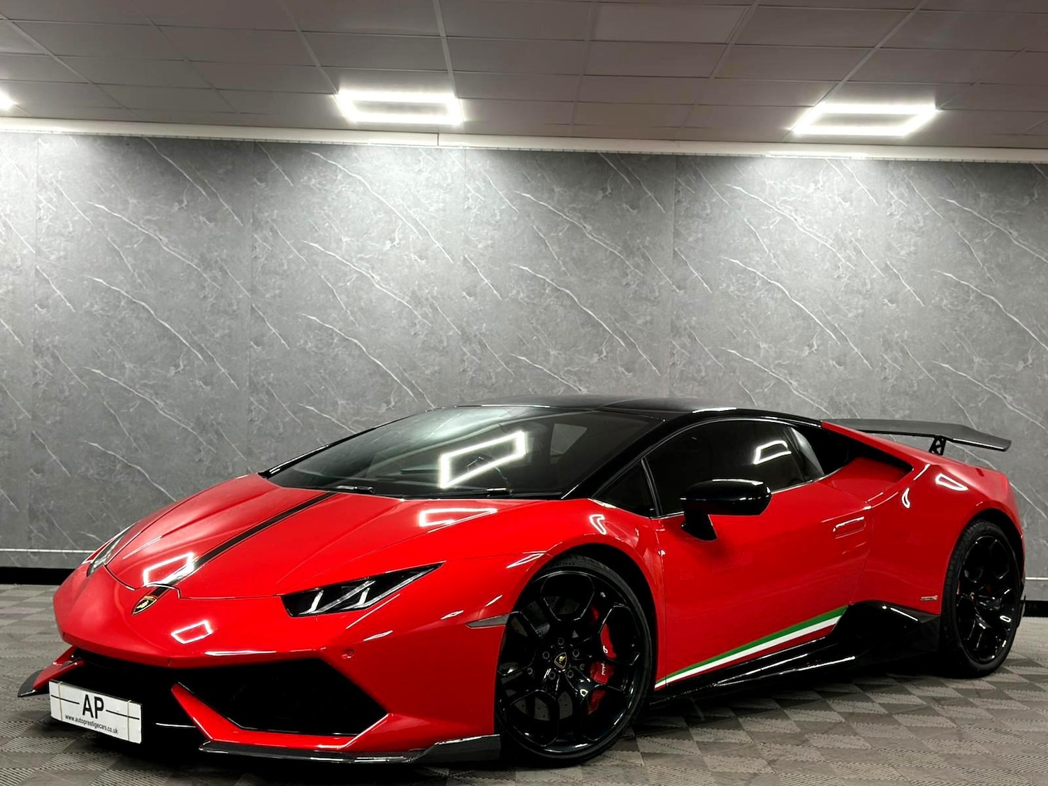 Used Lamborghini Huracan 2014 for sale - 78057238: Photo 2