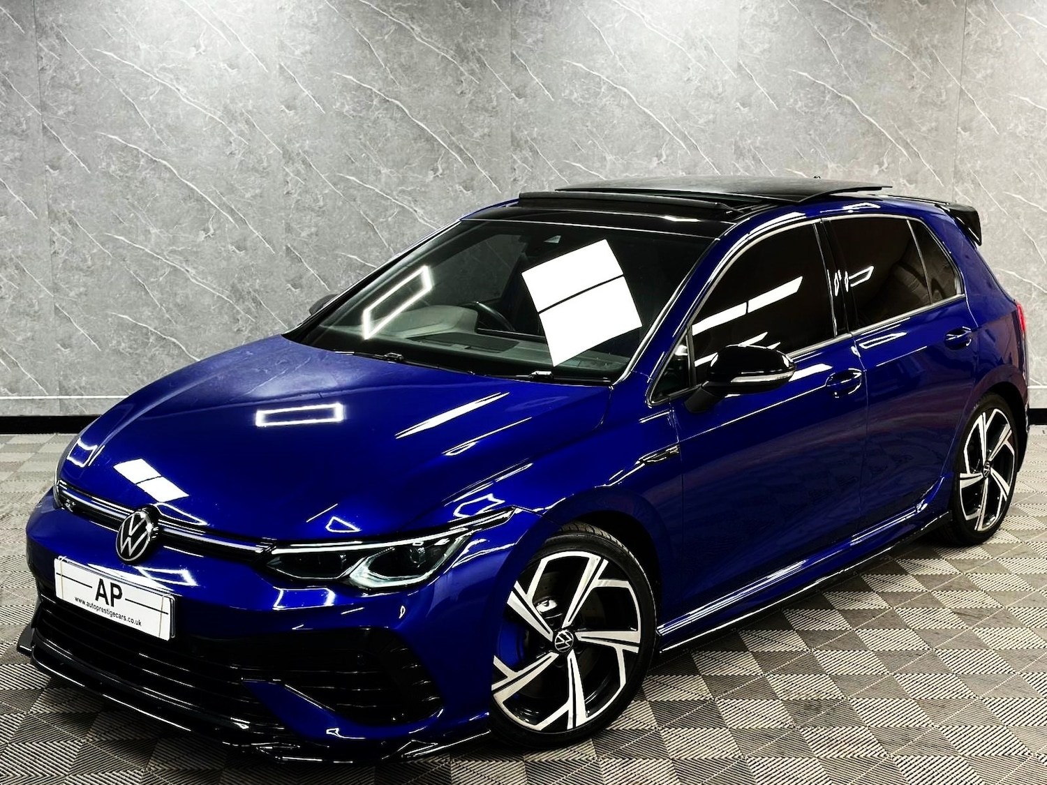 Used Volkswagen Golf 2021 for sale - 76715620: Photo 2