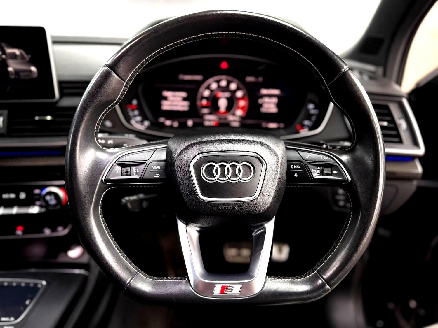 Used Audi SQ5 2017 for sale - 77610749: Photo 33