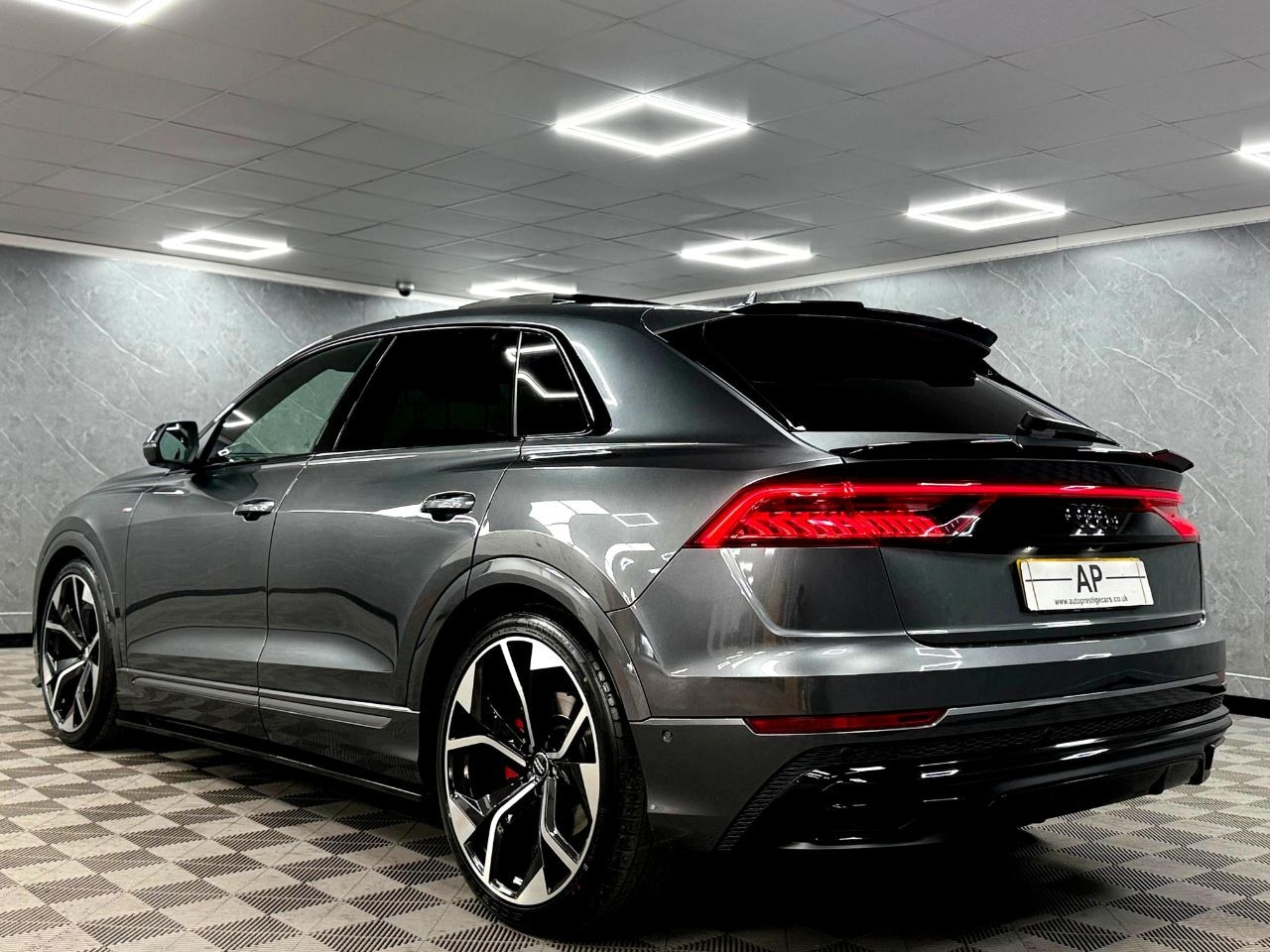 Used Audi Q8 2018 for sale - 77491807: Photo 2