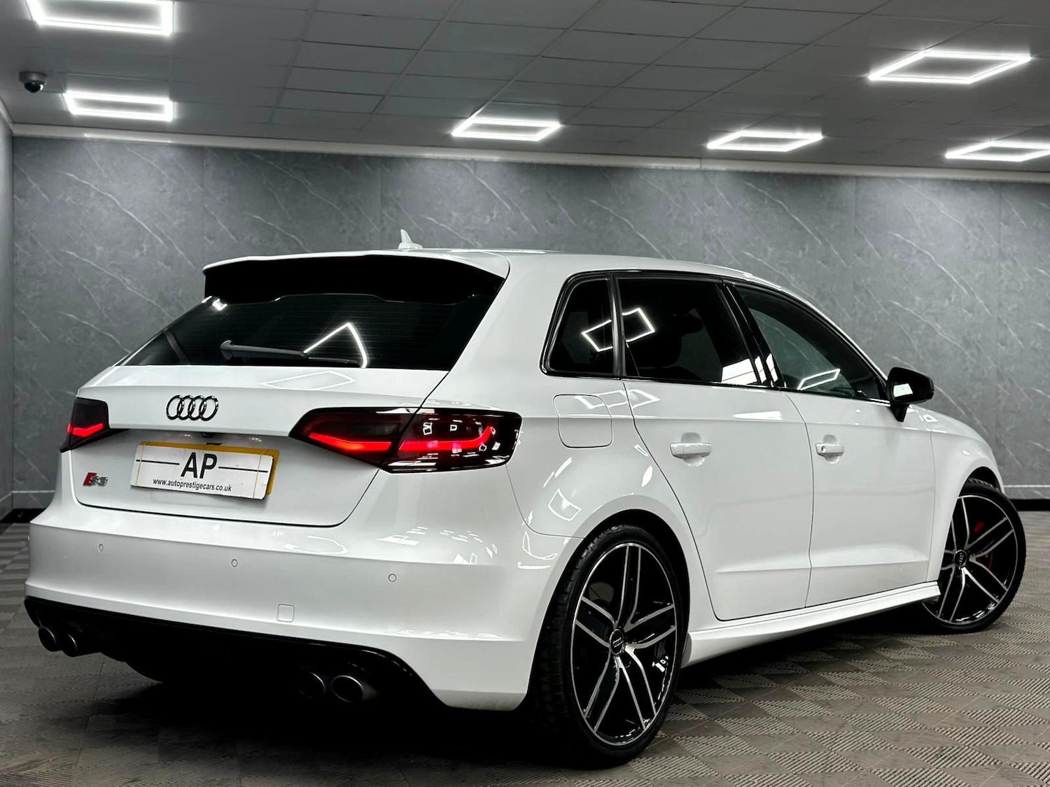 Used Audi S3 2015 for sale - 77204100: Photo 4