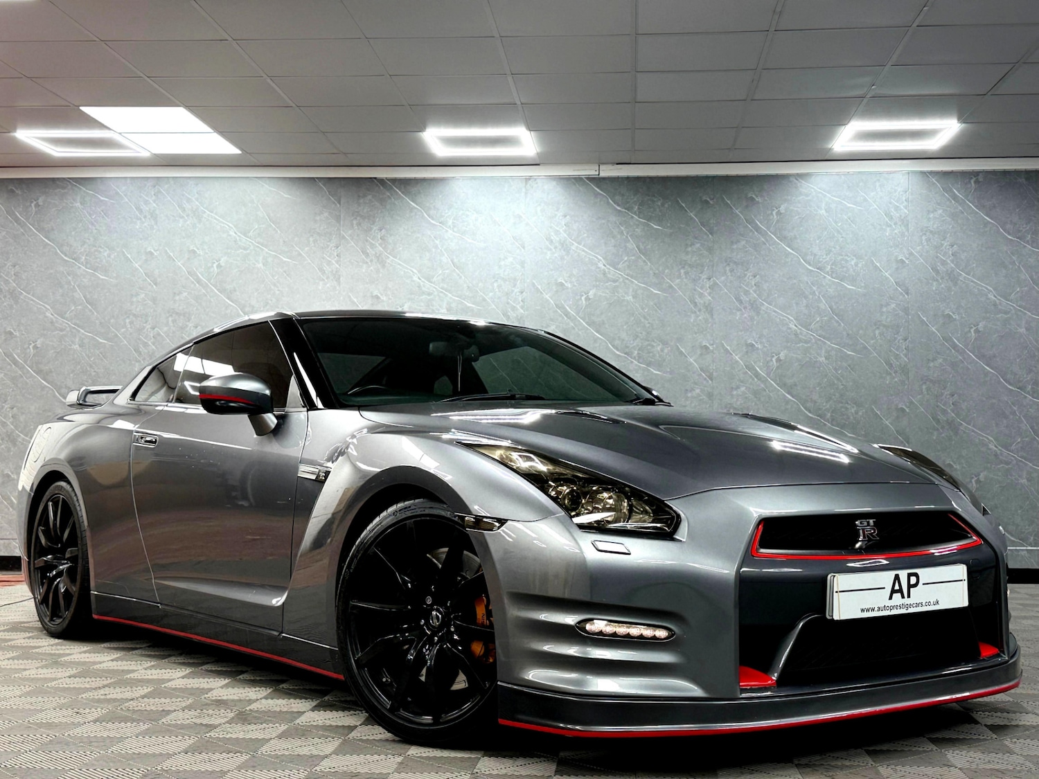 Used Nissan GT-R 2012 for sale - 76347449: Photo 2