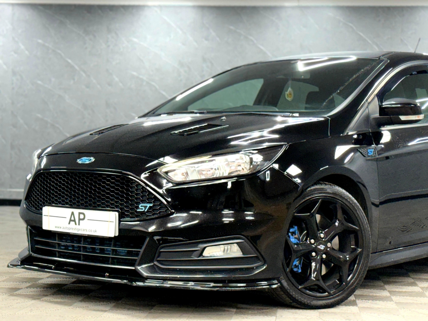 Used Ford Focus 2017 for sale - 76527598: Photo 3