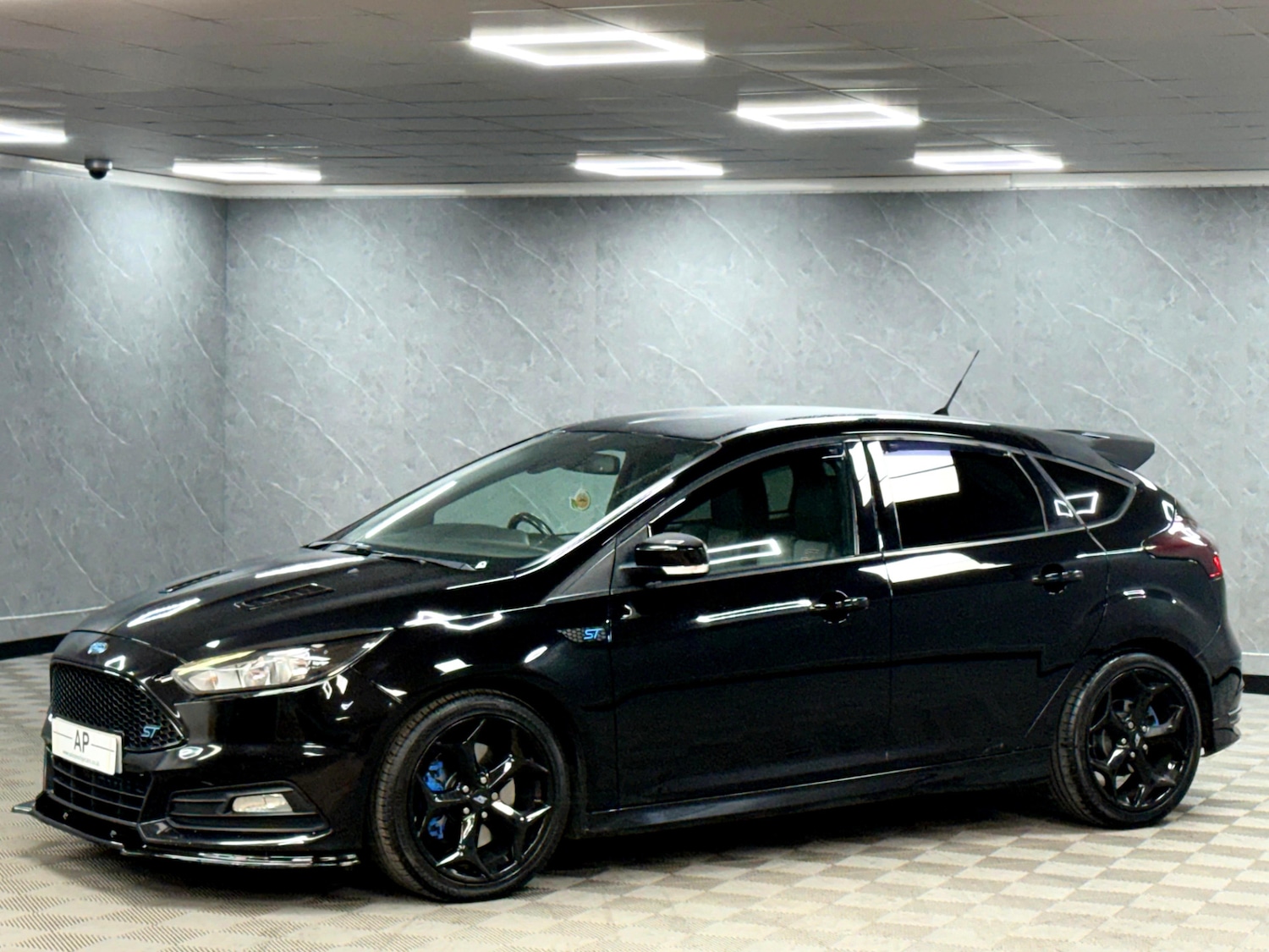 Used Ford Focus 2017 for sale - 76527598: Photo 4