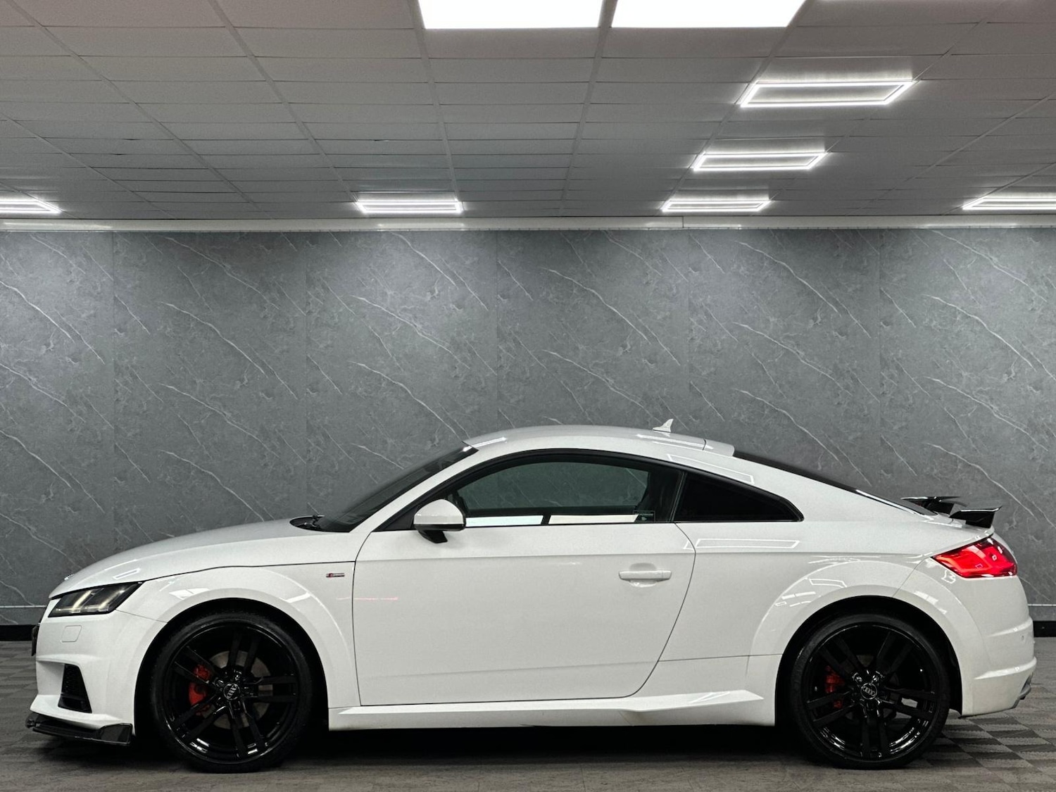 Used Audi TT 2018 for sale - 76618817: Photo 2