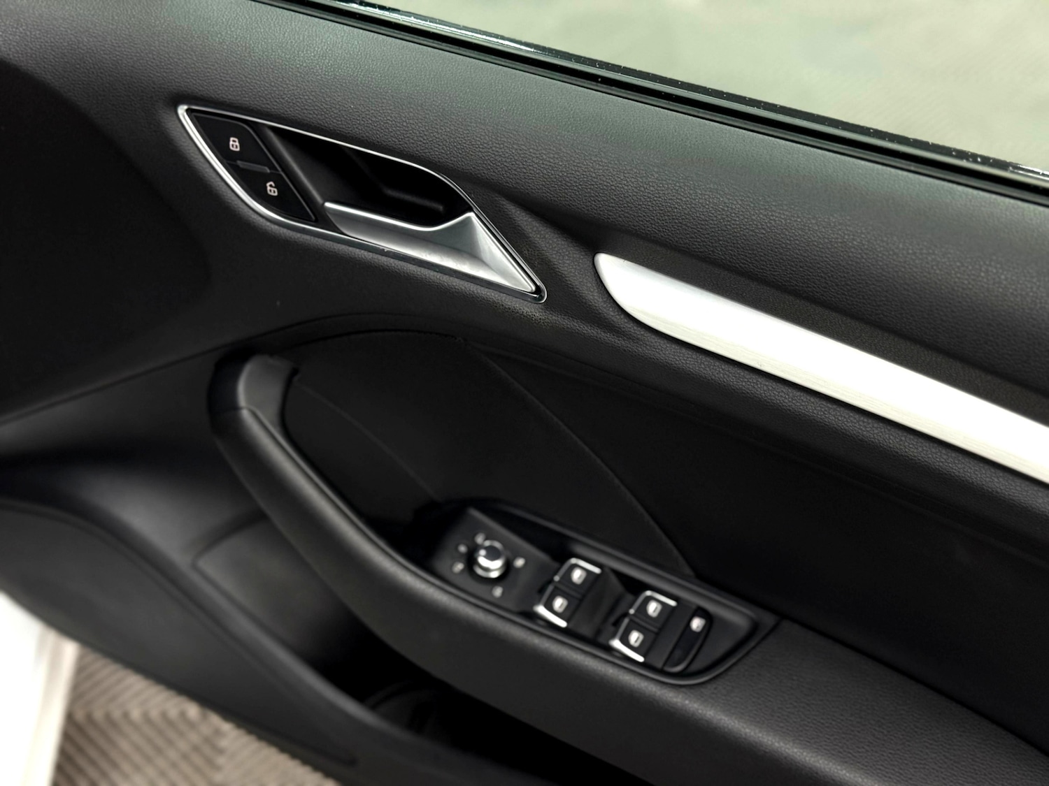 Used Audi S3 2015 for sale - 76337917: Photo 31