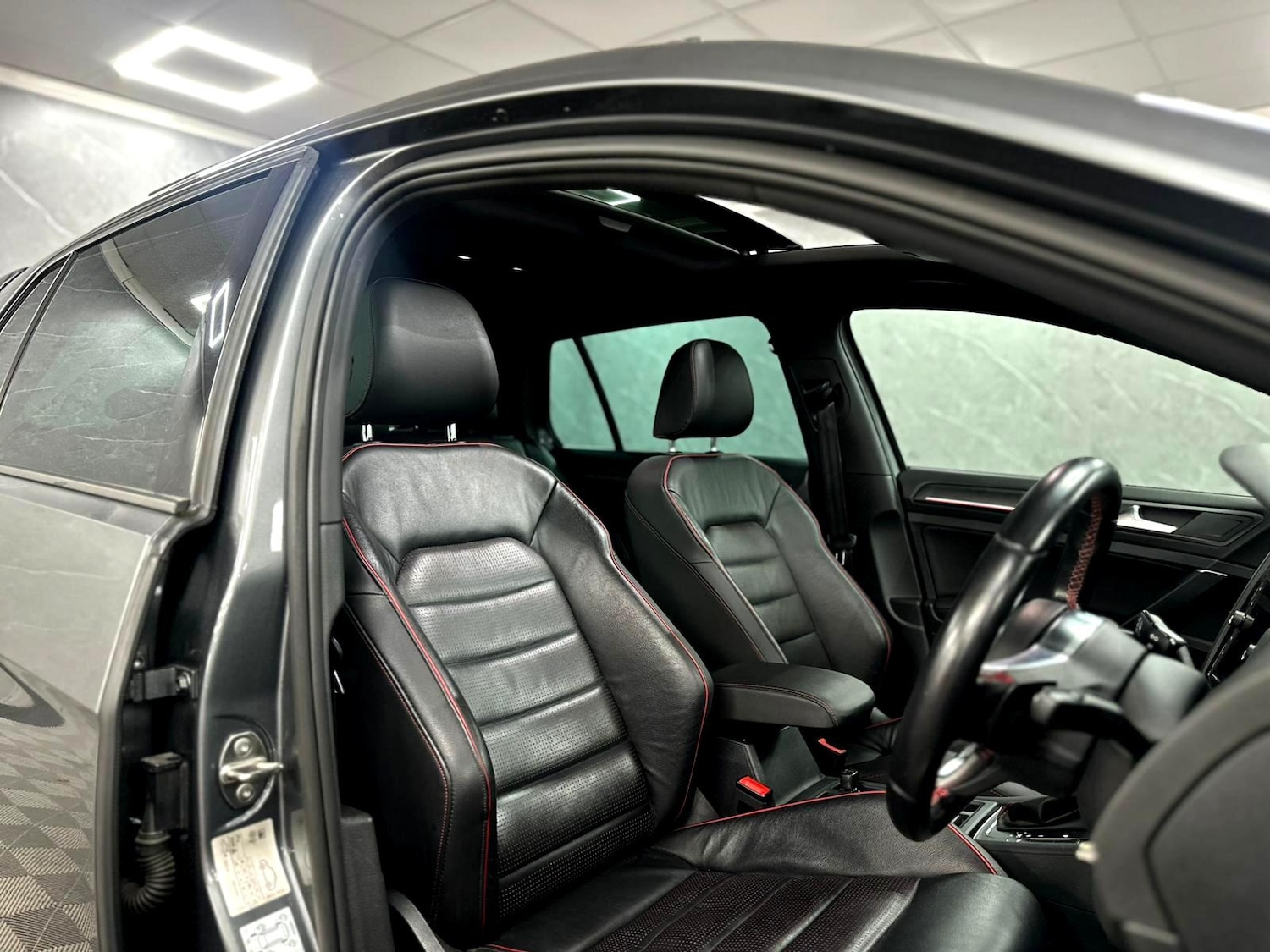 Used Volkswagen Golf 2018 for sale - 76881647: Photo 19