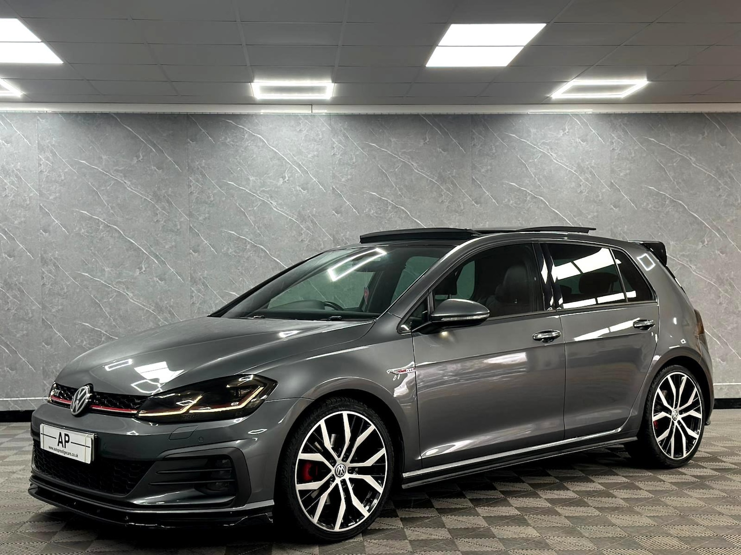 Used Volkswagen Golf 2018 for sale - 76881647: Photo 3