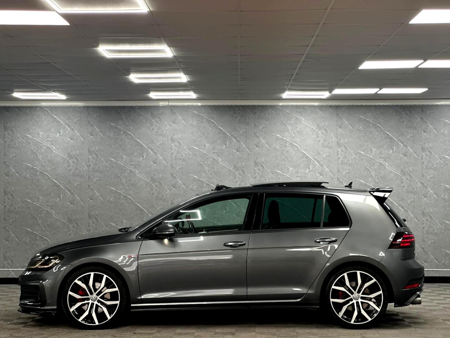 Used Volkswagen Golf 2018 for sale - 76881647: Photo 8