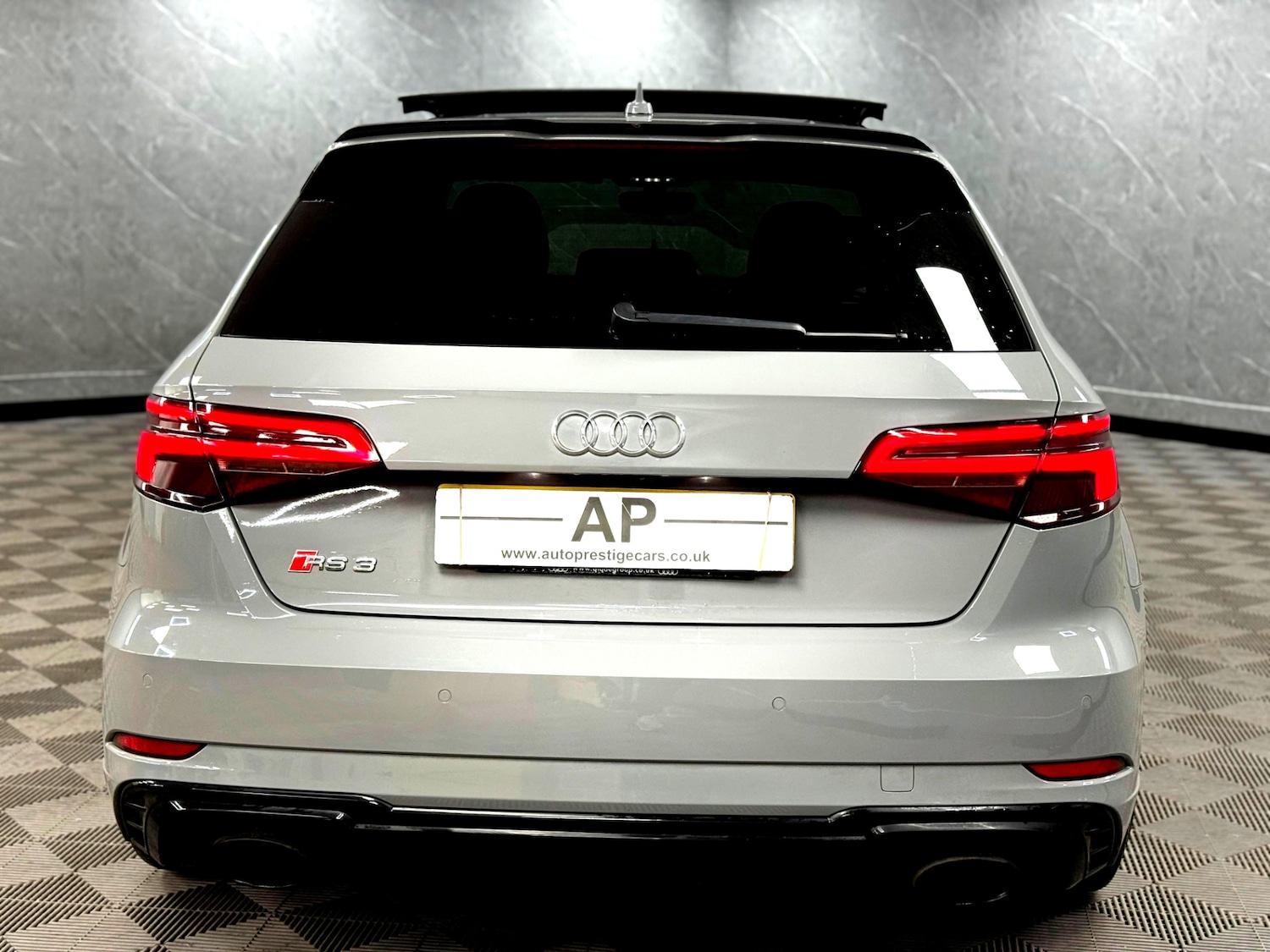 Used Audi RS3 2018 for sale - 77398880: Photo 11