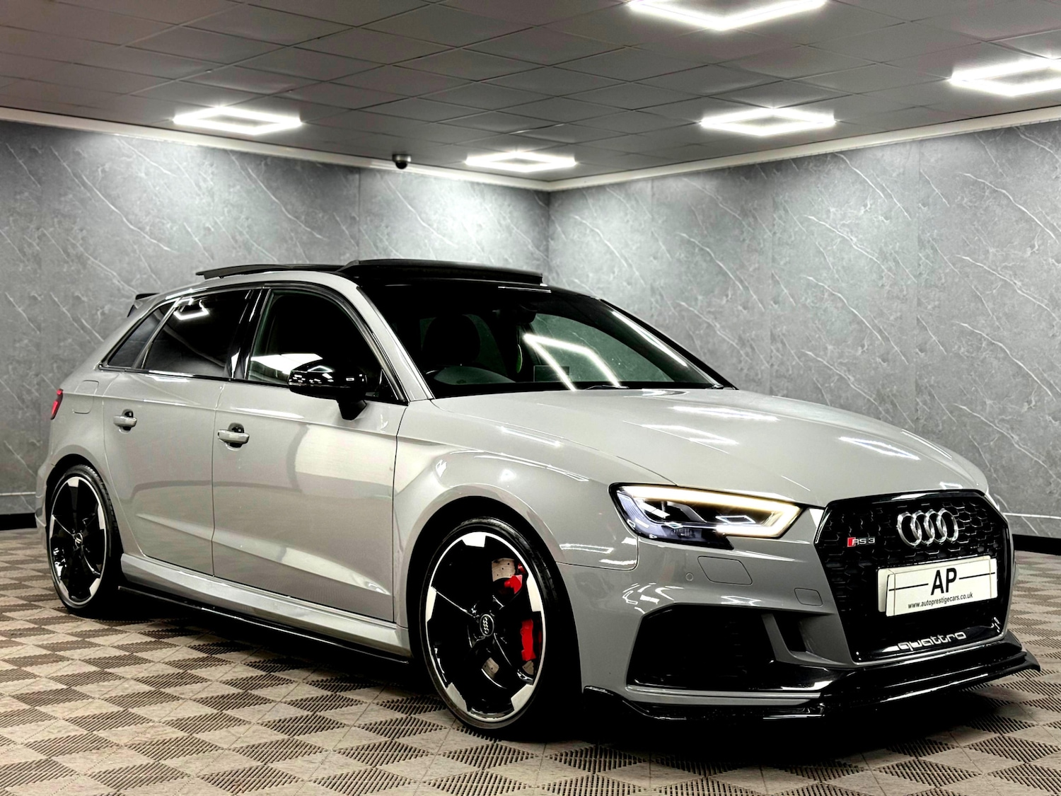 Used Audi RS3 2018 for sale - 77398880: Photo 13