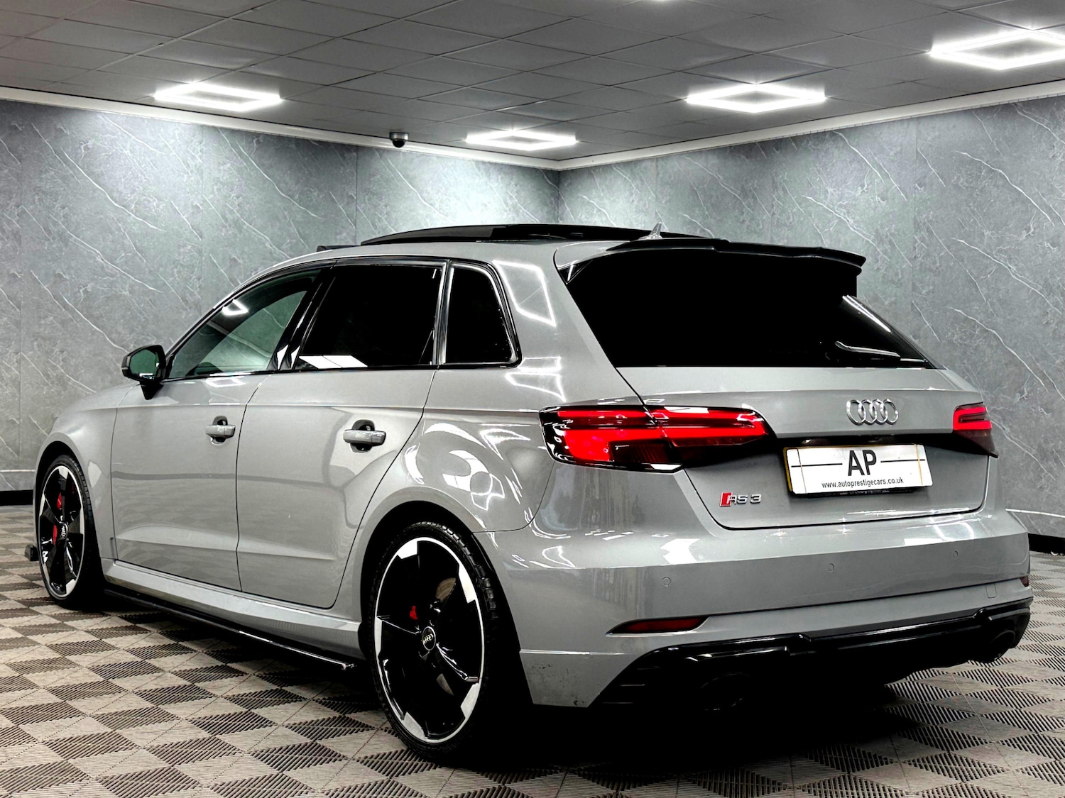 Used Audi RS3 2018 for sale - 77398880: Photo 23